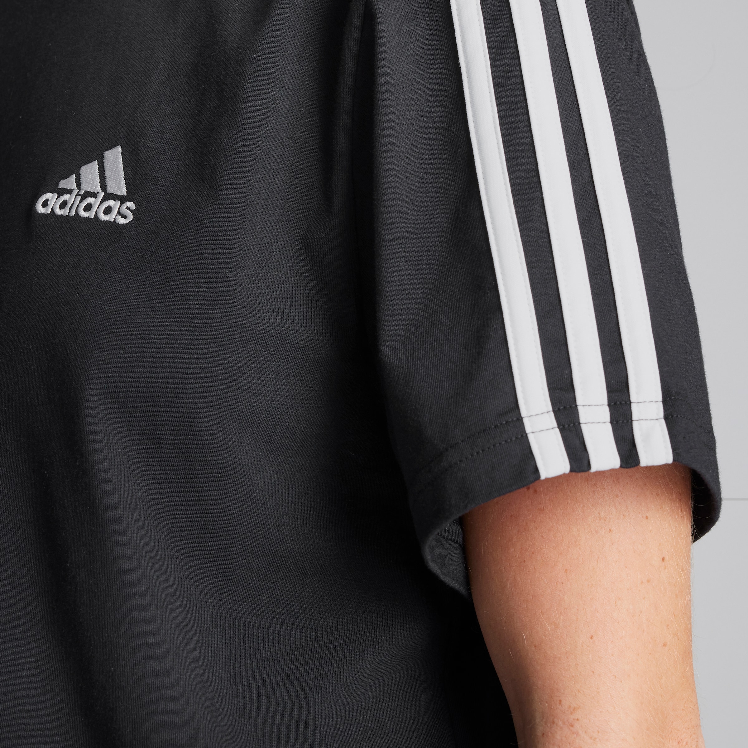 Manchester United x adidas Womens Essentials 3-Stripes Single Jersey Crop Top Black Black Detail [5-7]