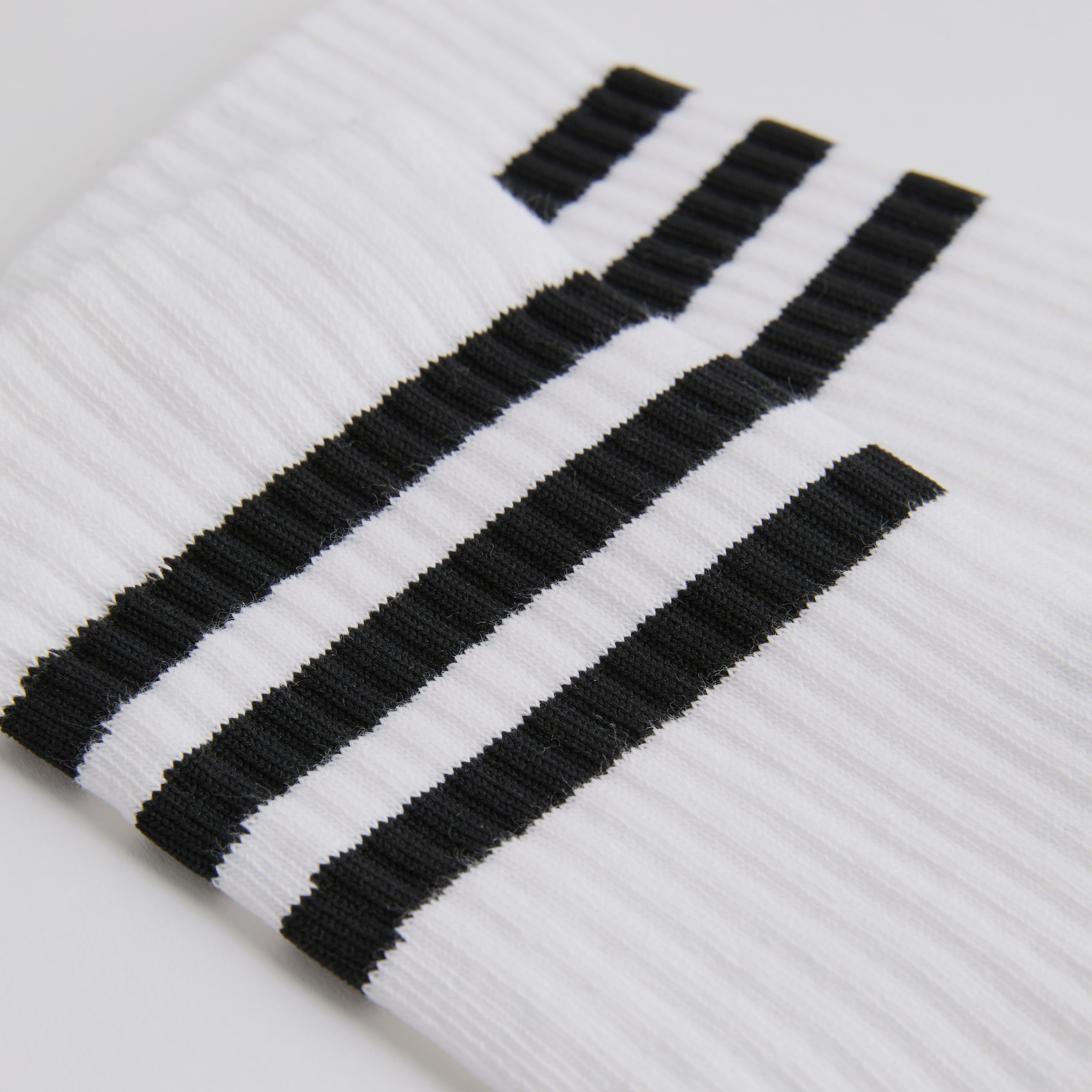 Manchester United x adidas 3-Stripes Cushioned Crew Socks 3-Pack White White Detail [4-4]