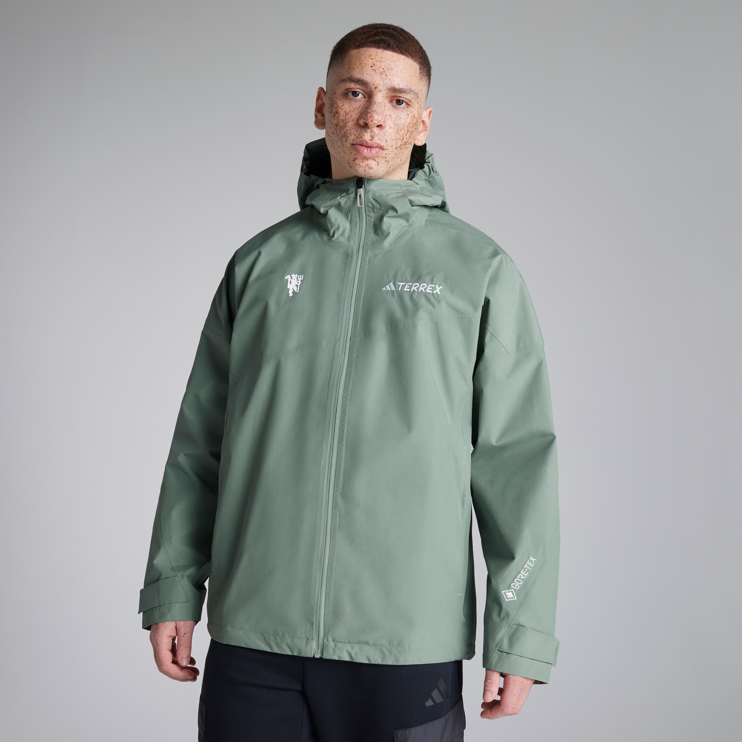 Manchester United x adidas Terrex Xperior 2L GORE-TEX Performance Jacket Green Grün
