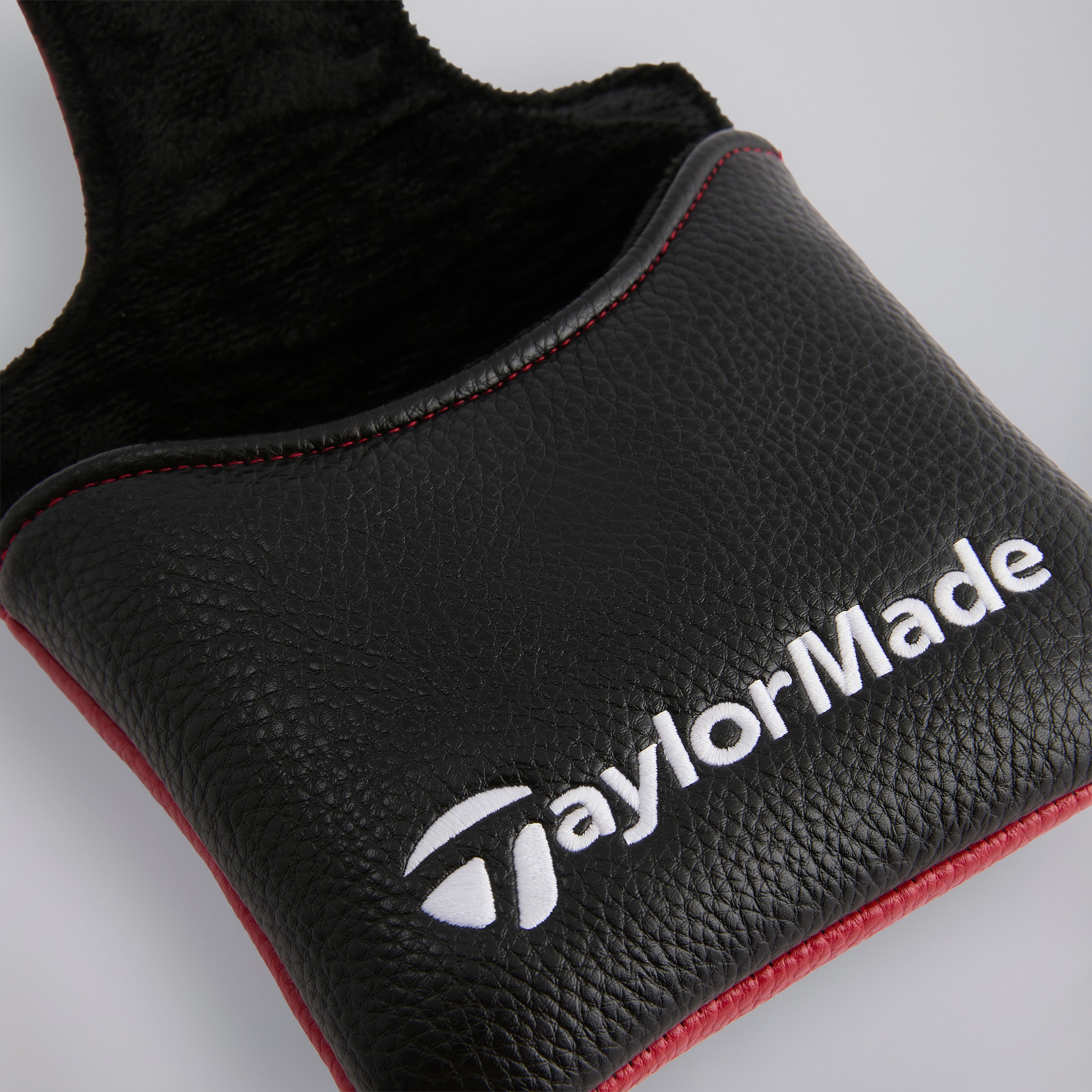 Manchester United x TaylorMade Putter Headcover Red Rojo Detalle [4-4]