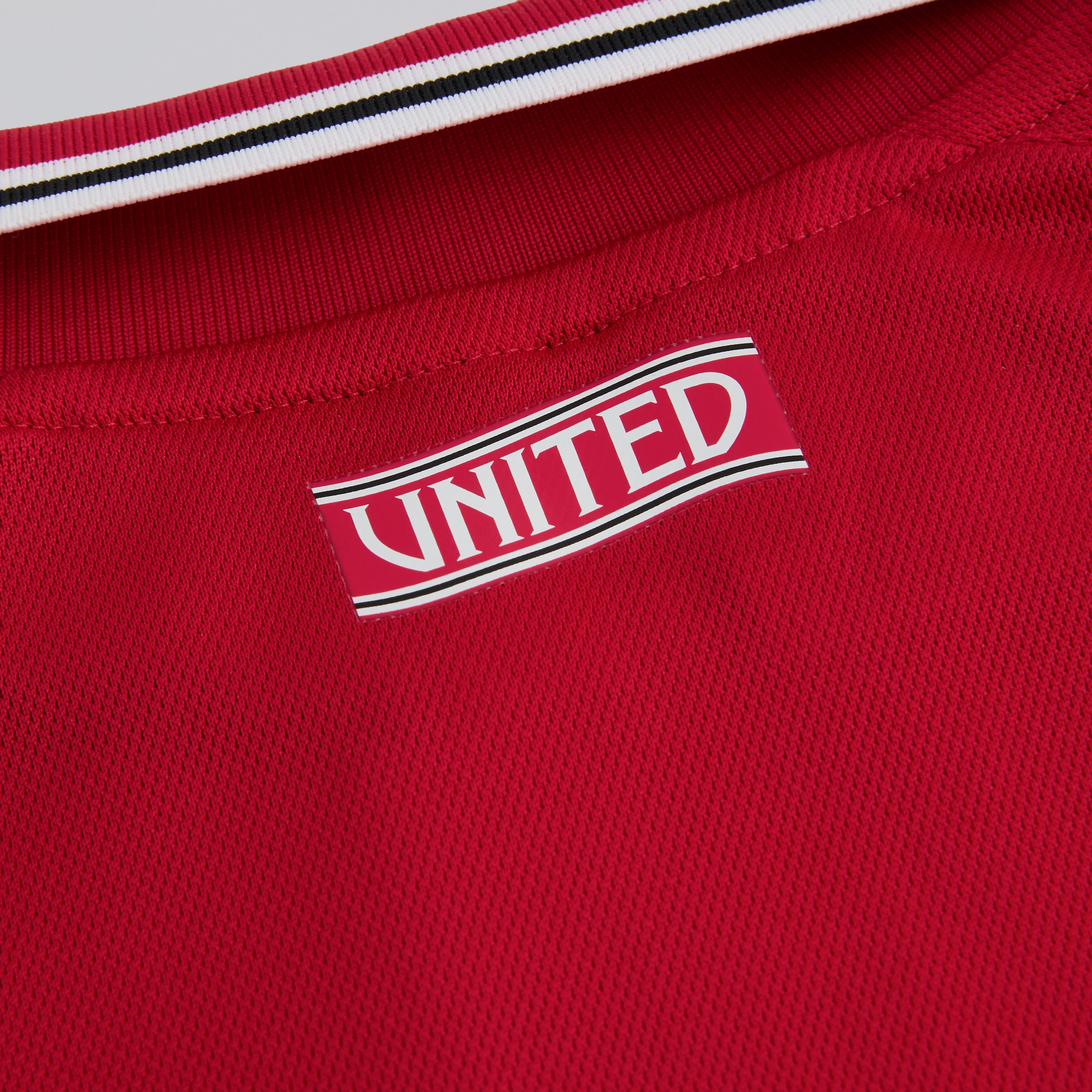 Manchester United Kids 26/27 Home Mini Kit Rouge Détail [3-5]