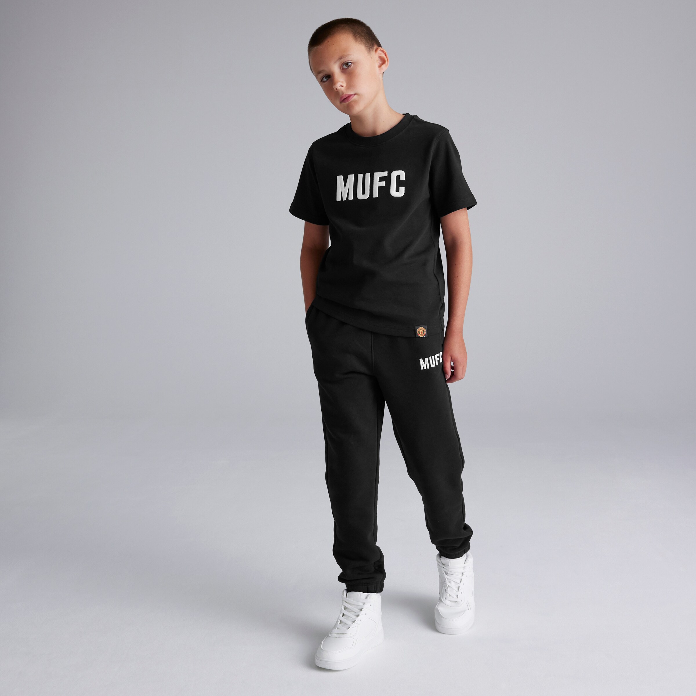 Manchester United Kids MUFC T-Shirt Black Noir Détail [3-6]