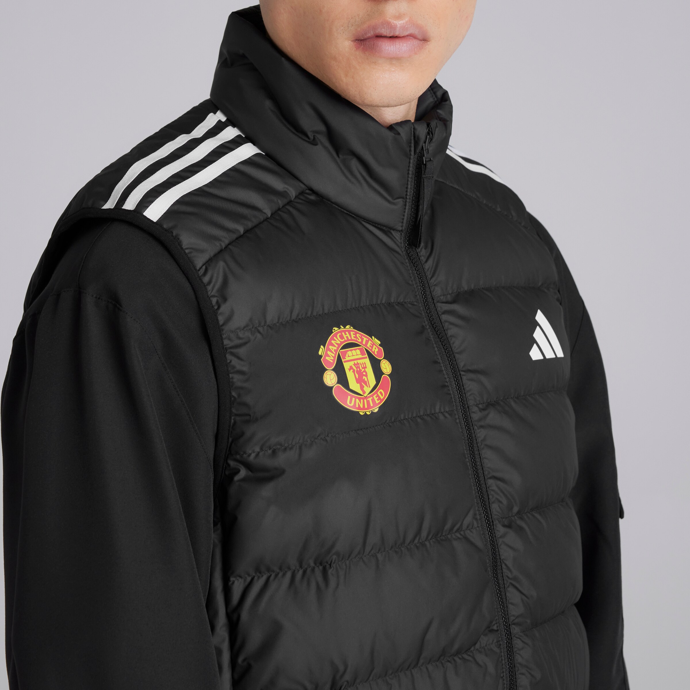 Manchester United x adidas Essentials 3-Stripes Light Down Gilet Black Black Detail [4-5]