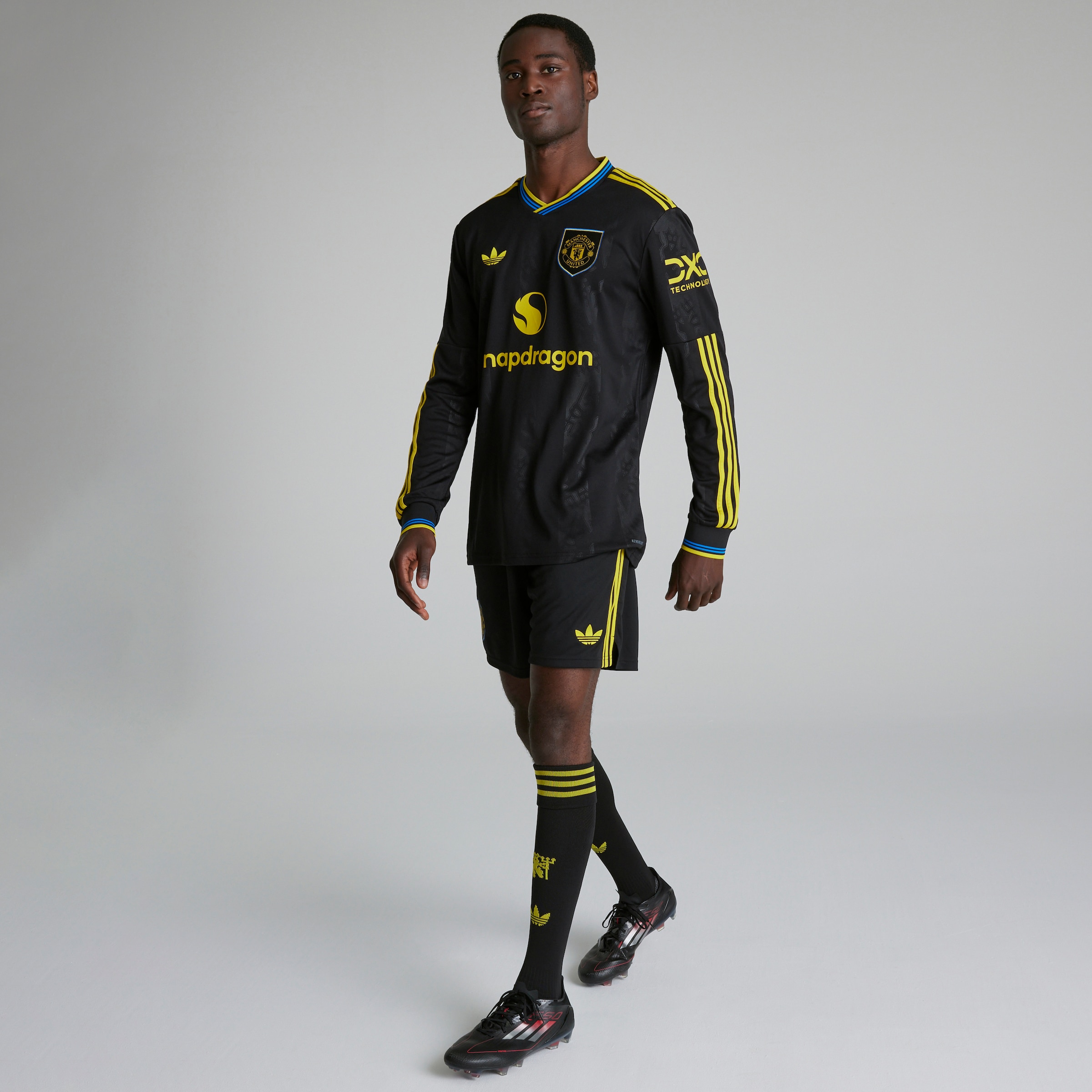 Maillot Manchester United Third 2022/23 : Maillots de foot et NBA sur