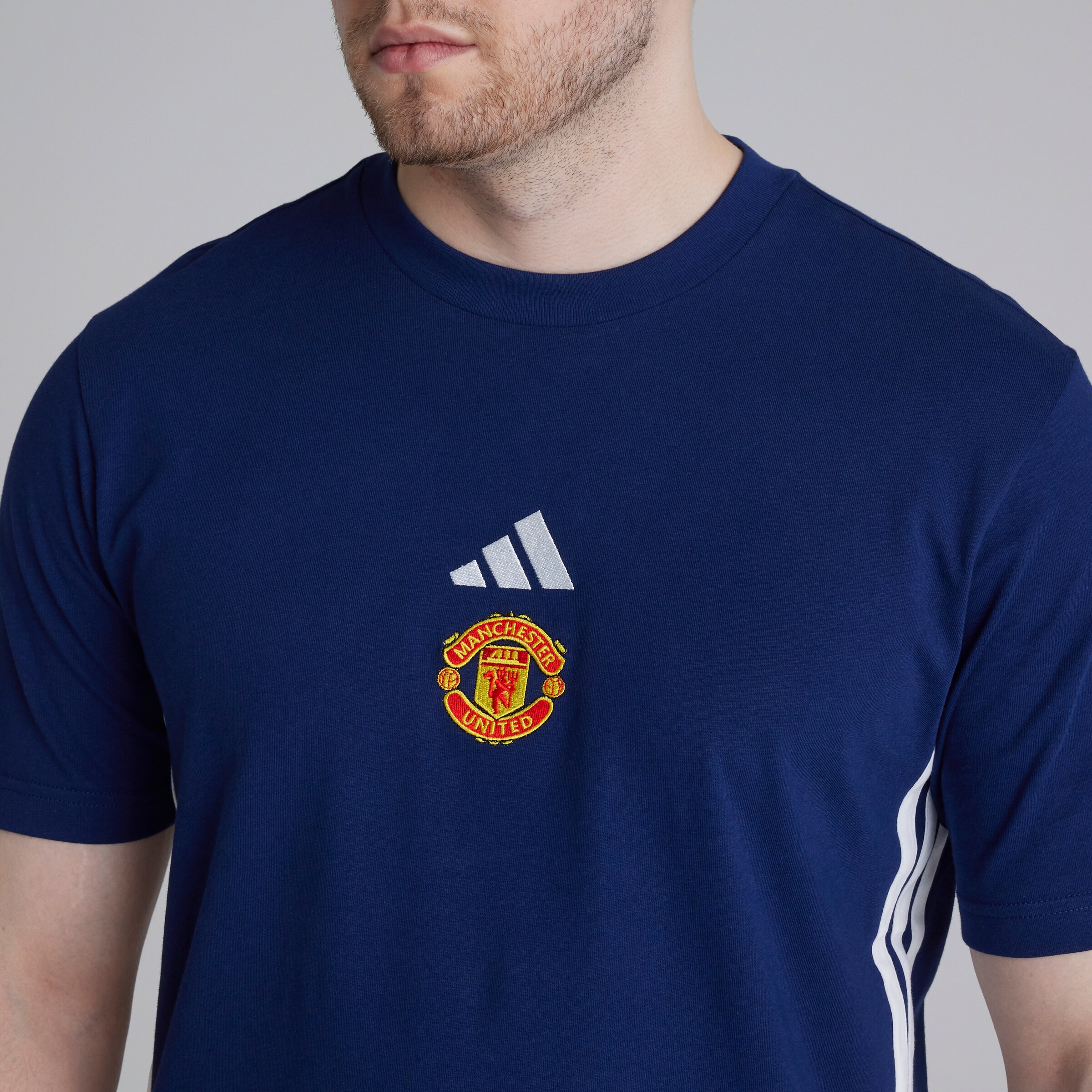 Manchester United x adidas Essentials 3-Stripes Single Jersey T-Shirt Blue Blue Detail [4-4]