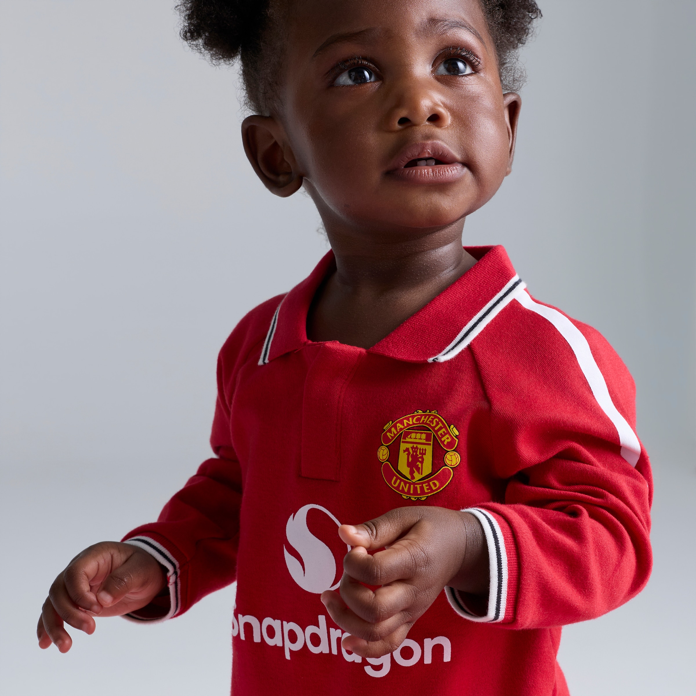 Manchester United Baby 26/27 Home Sleepsuit Red Red Detail [5-5]