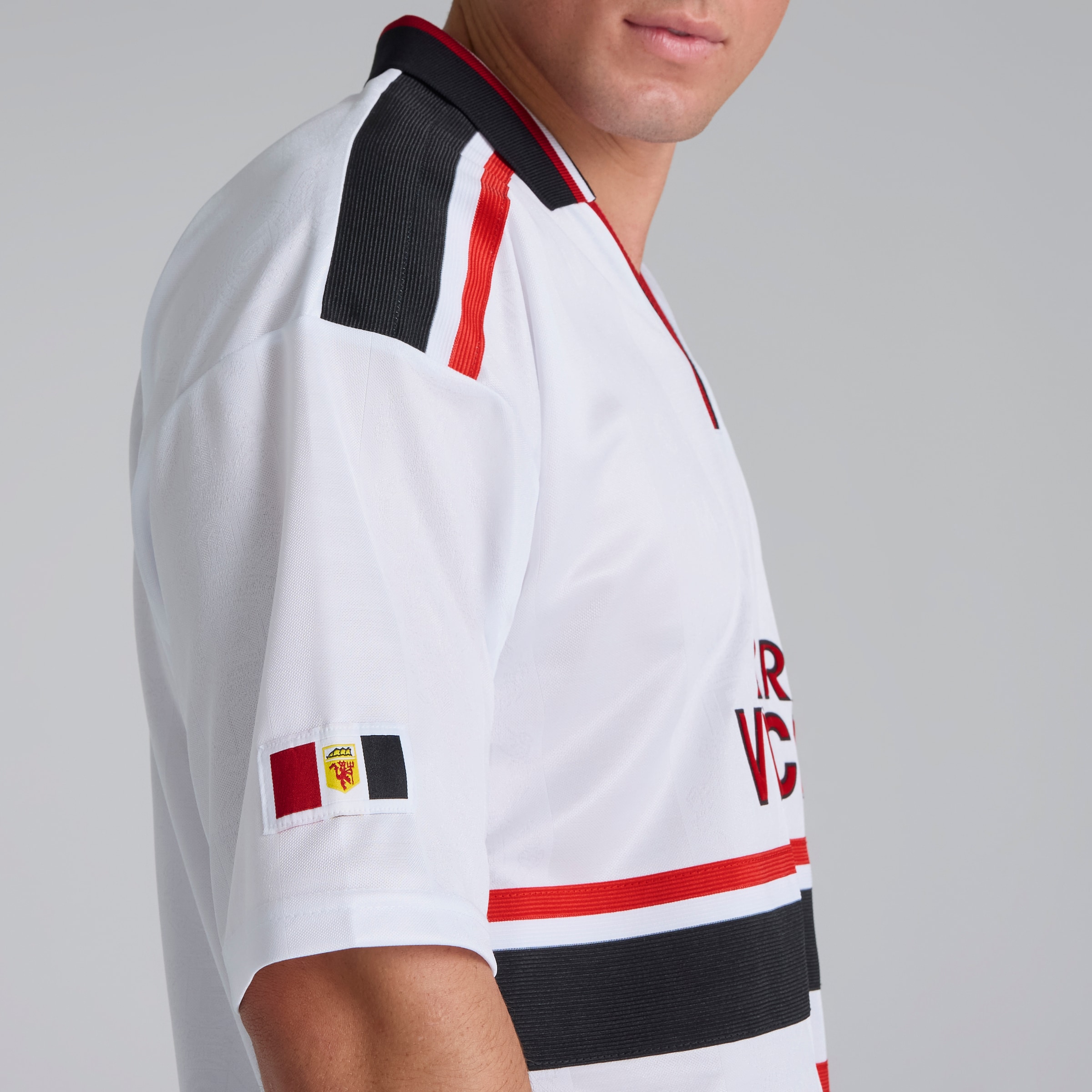 Manchester United 1997-99 Away Shirt White White Detail [4-5]