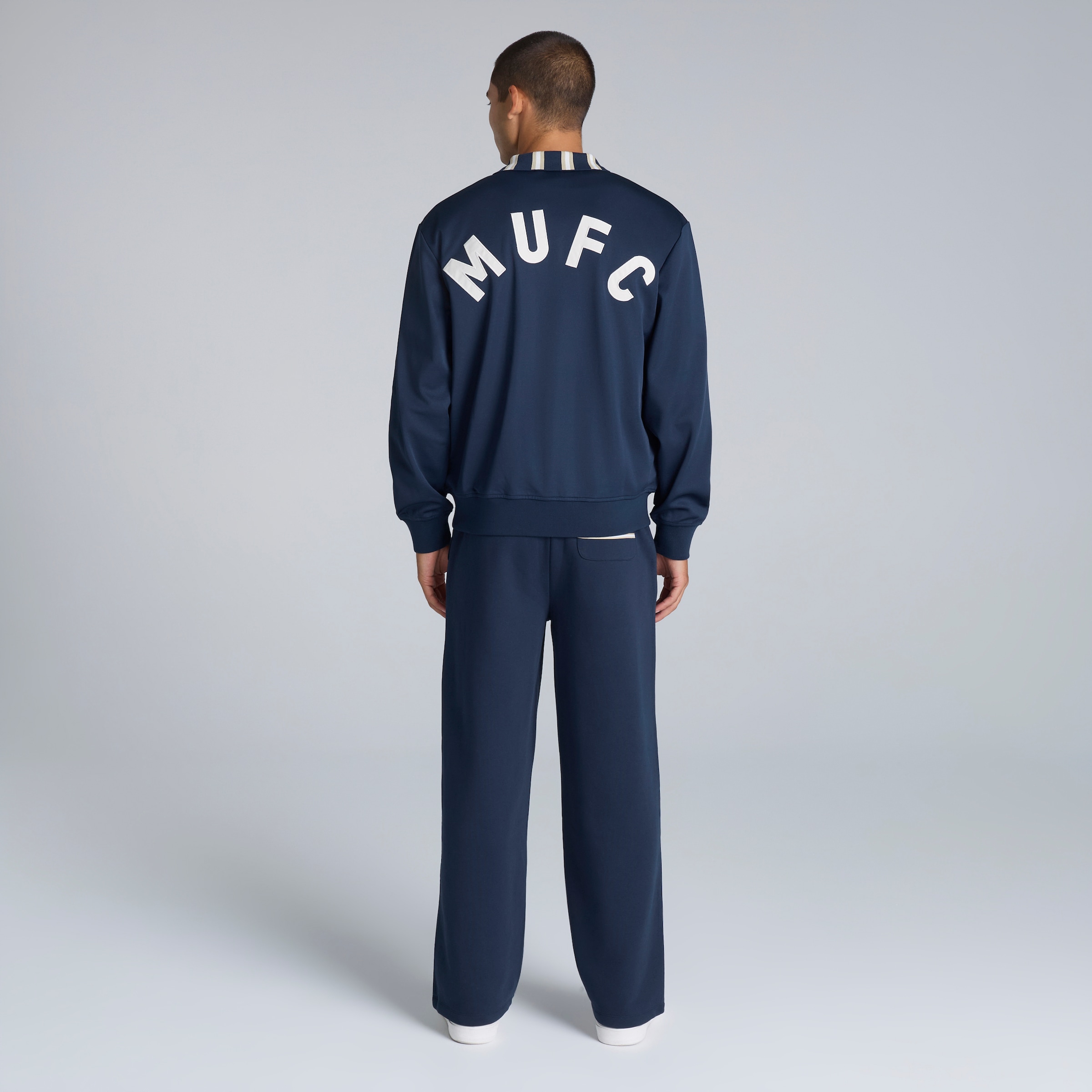 Manchester United Heritage Bar Stripe Tracksuit Bottoms Navy Beige Detail [2-5]