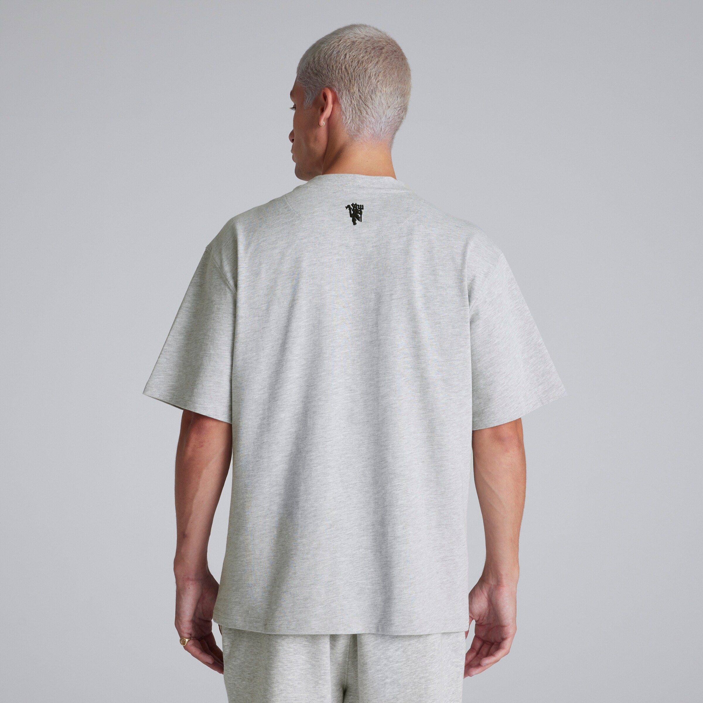 Manchester United Mens MUFC T-Shirt Grey Grey Detail [2-5]