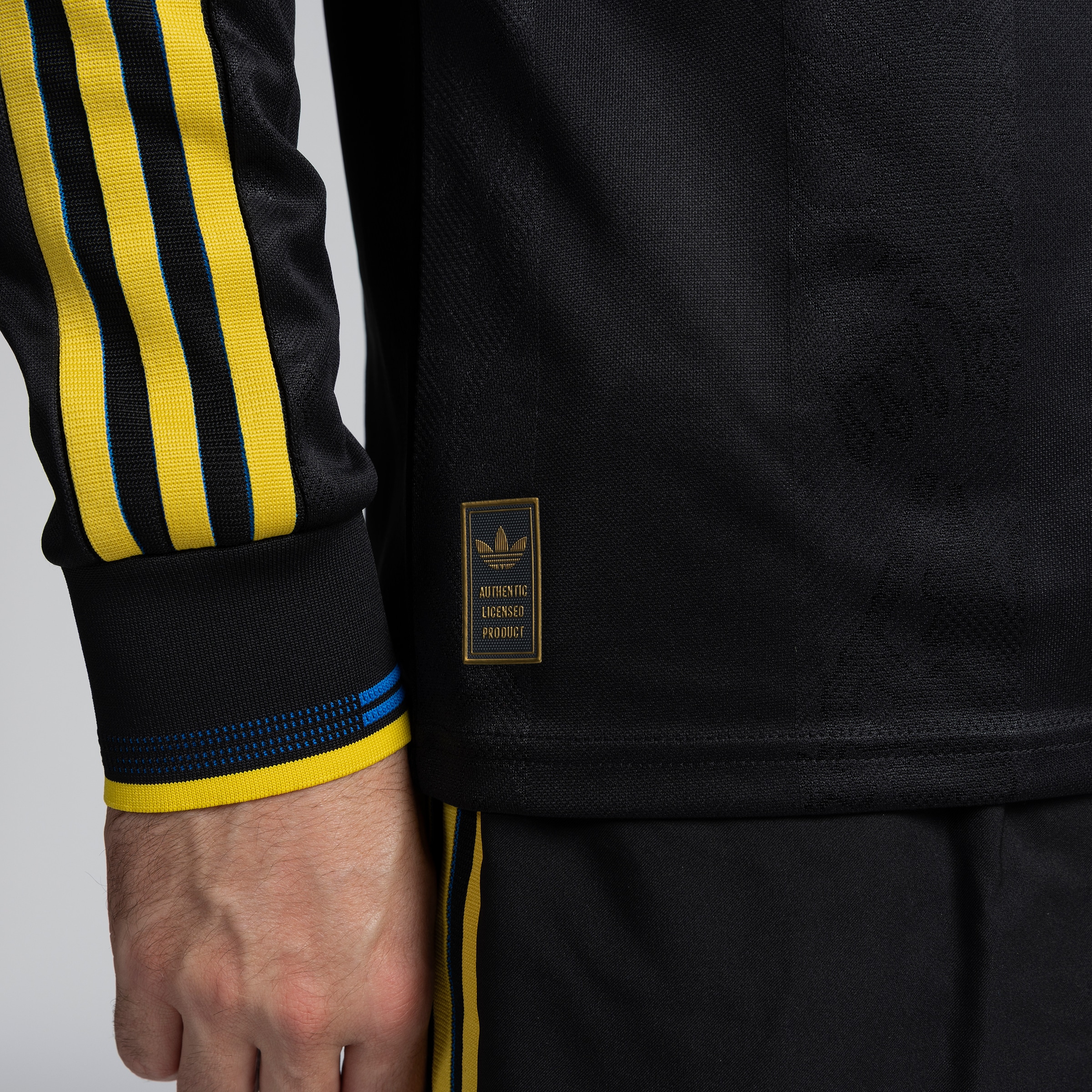 Manchester United 25/26 Long Sleeve Third Authentic Jersey Black Detail [5-5]