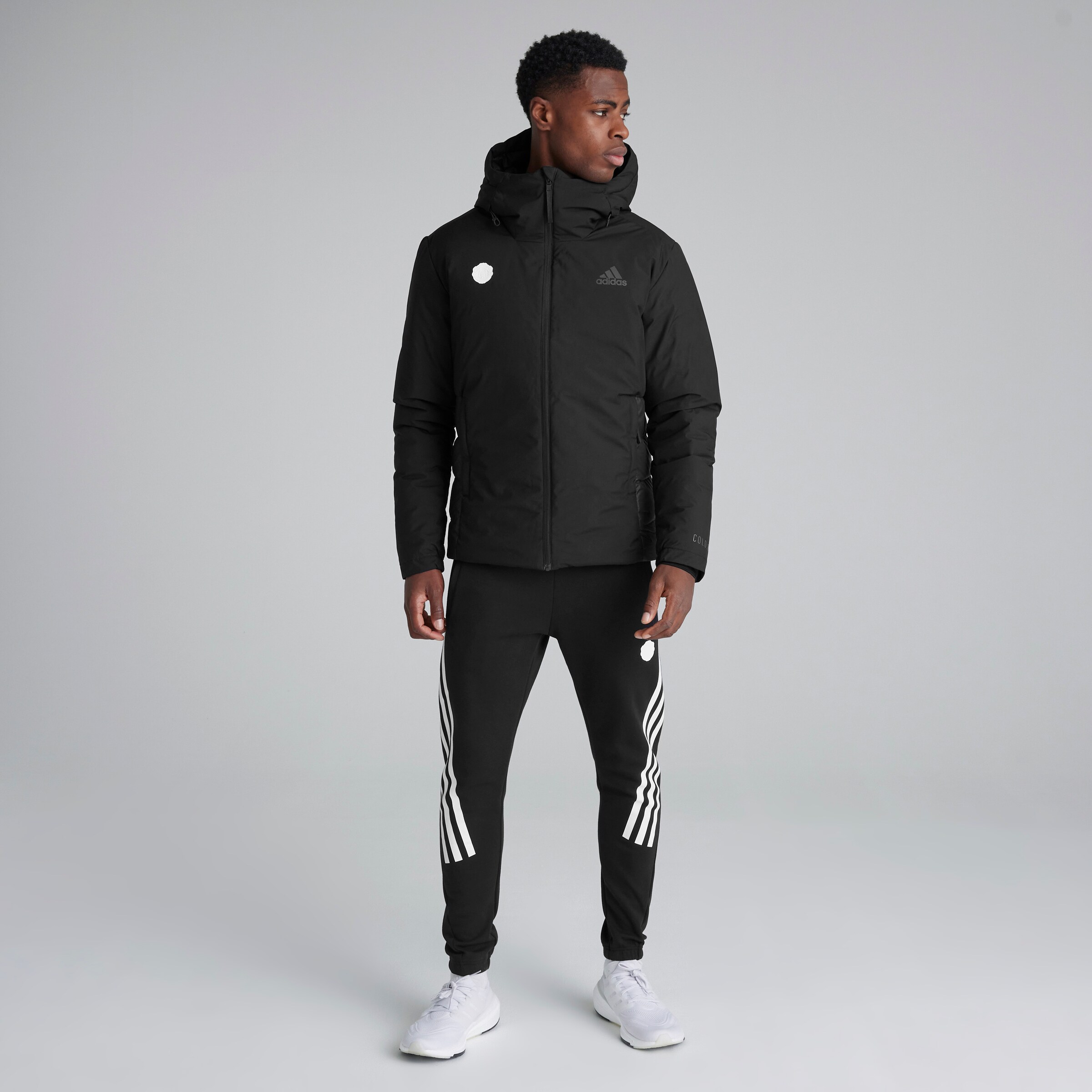 Manchester United x adidas Traveer COLD.RDY Jacket Black Black Detail [3-6]