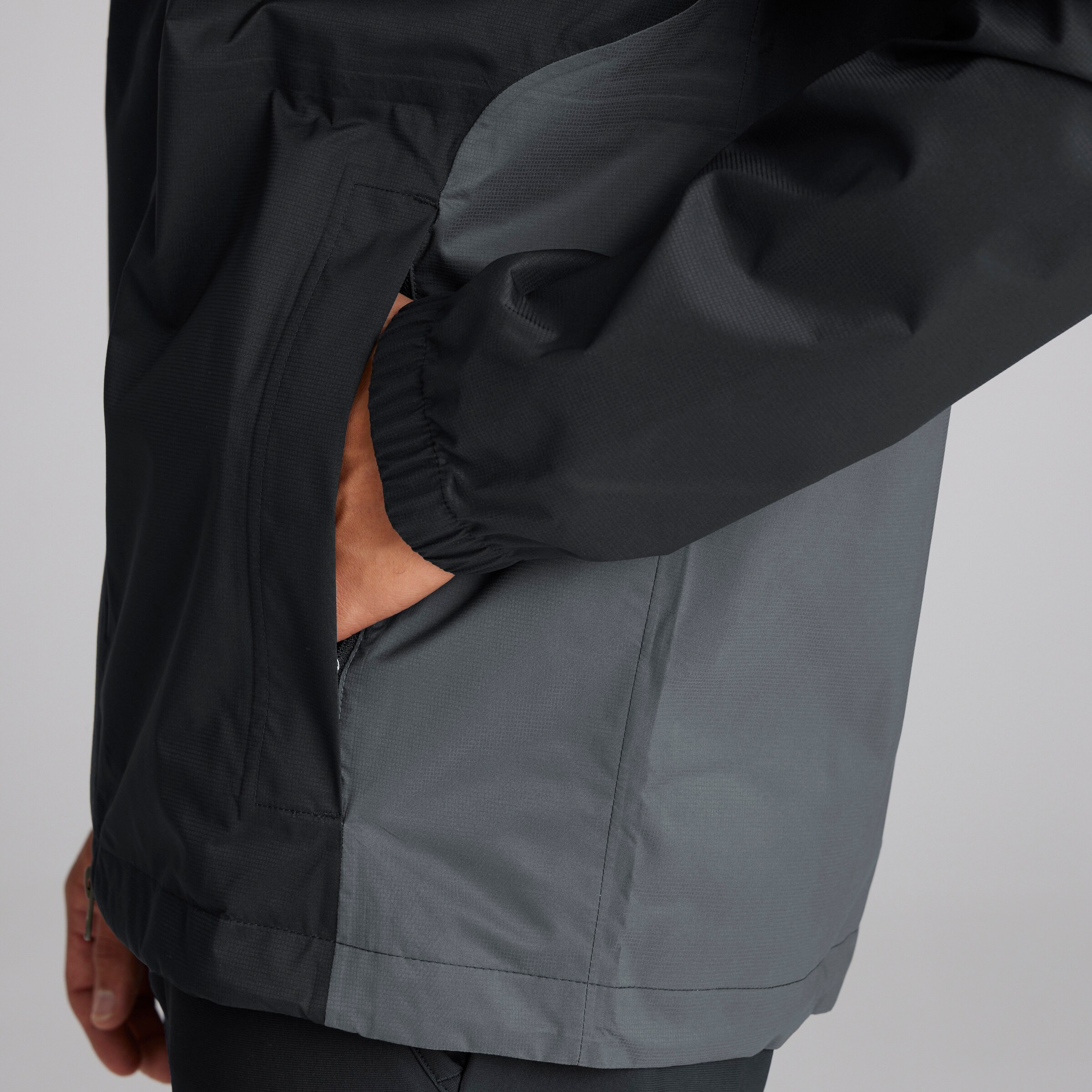 Manchester United x adidas Golf RAIN.RDY Jacket Black Black Detail [4-6]