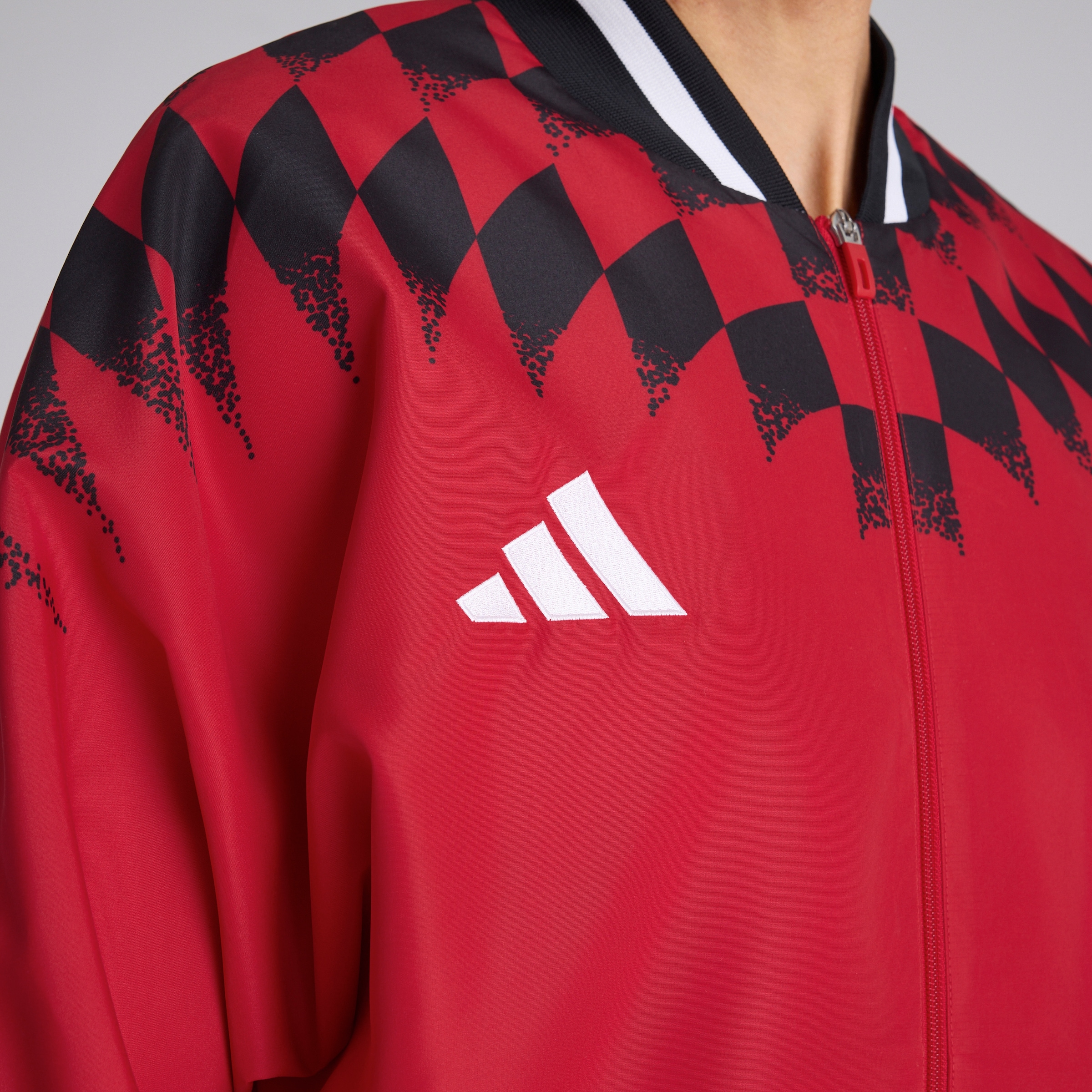 Manchester United x adidas Stadium Track Top Red Rojo Detalle [4-6]