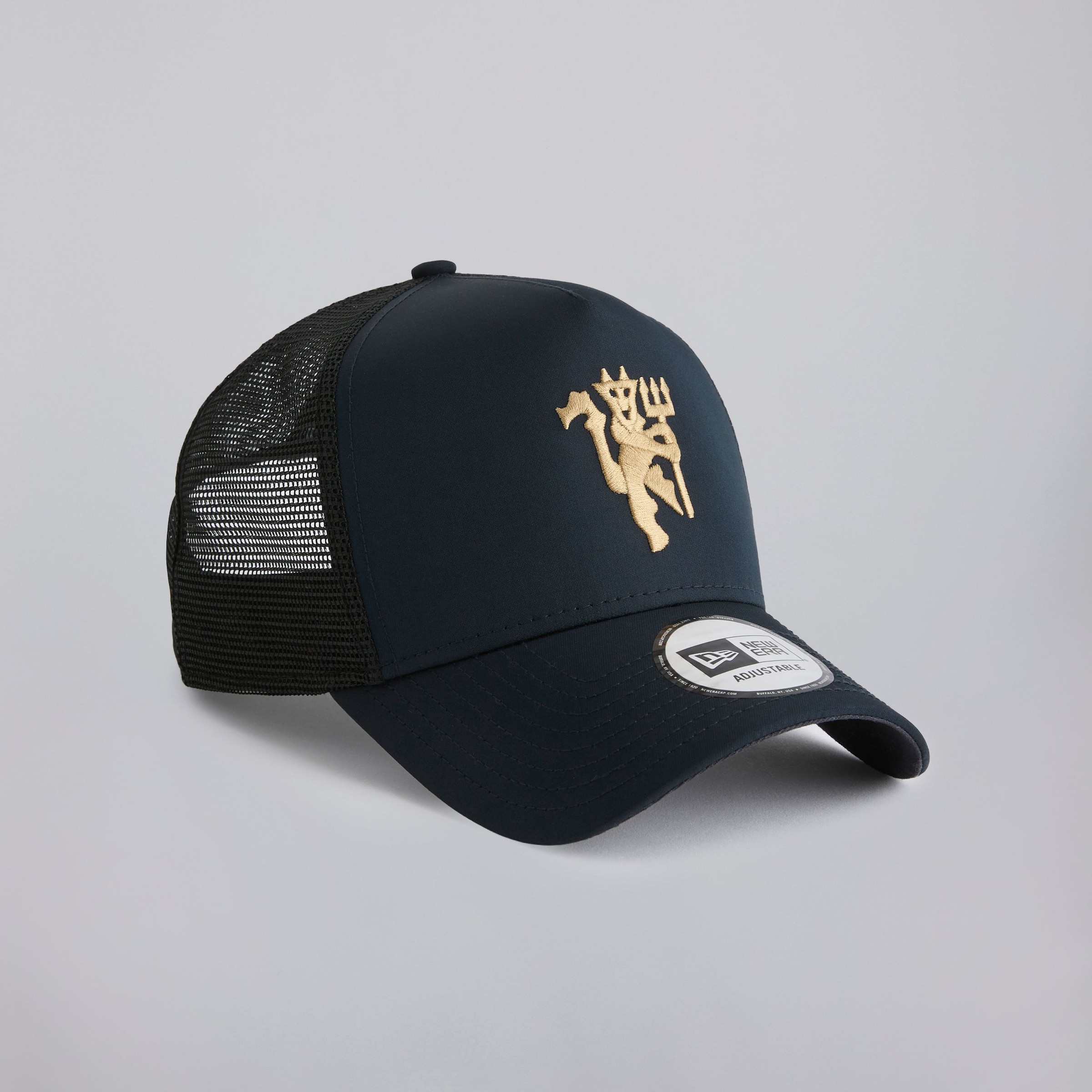 Manchester United x New Era 9Forty Gold Devil Cap Navy Navy blue Detail [2-5]