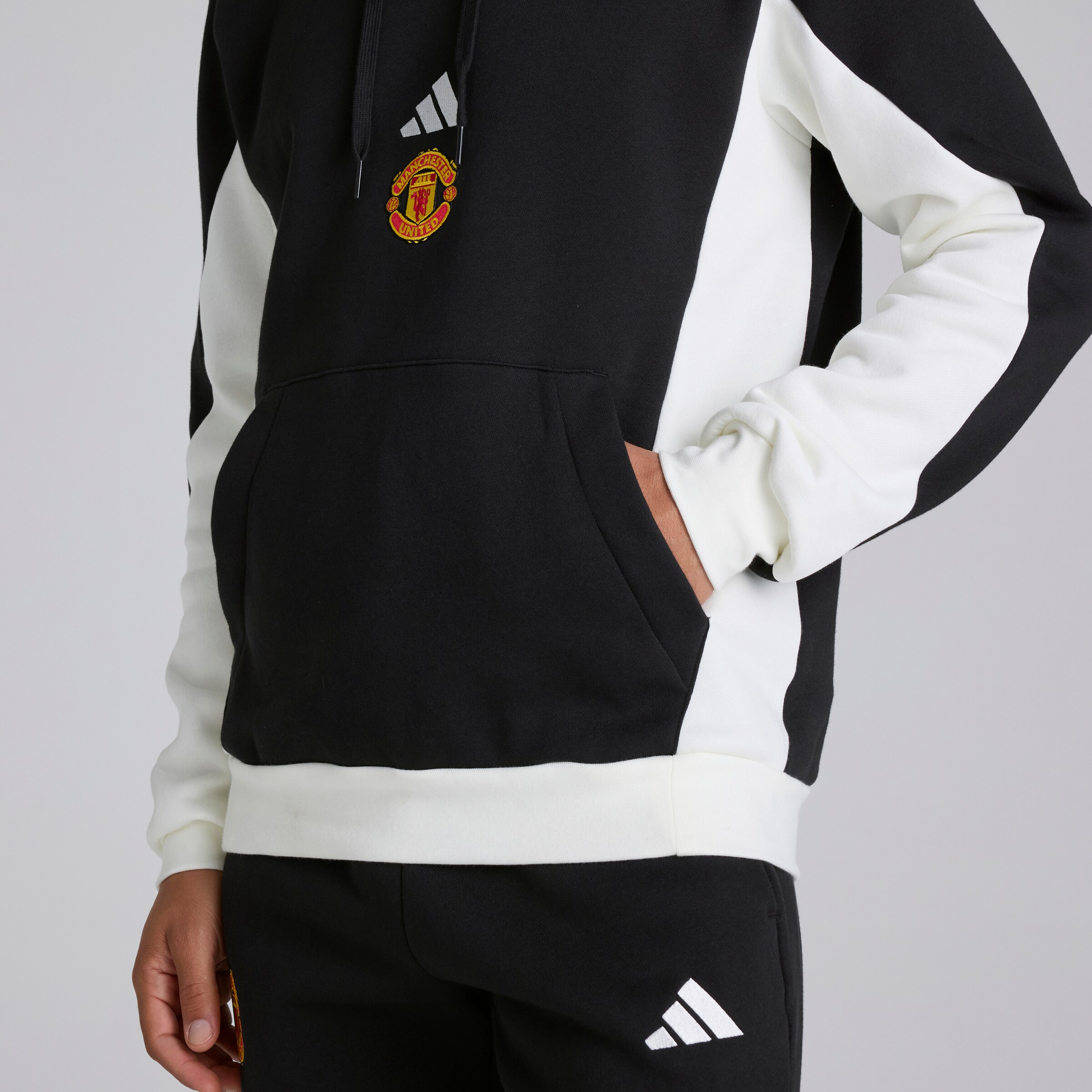 Manchester United x adidas Sportswear Fleece Colourblock Hooded Tracksuit Black Black Detail [5-6]