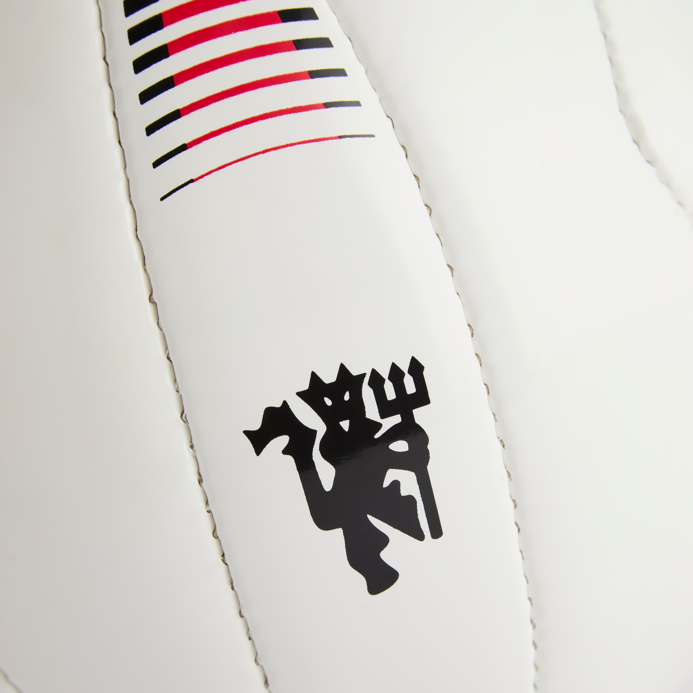 Manchester United 90s Football Size 5 White White Detail [3-4]