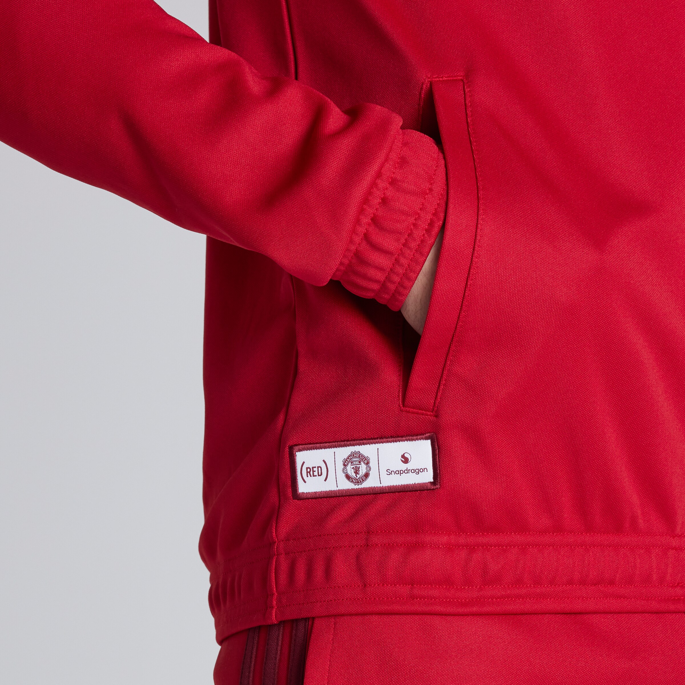 Manchester United x adidas Red Jacket 빨간색 세부 사항 [5-5]