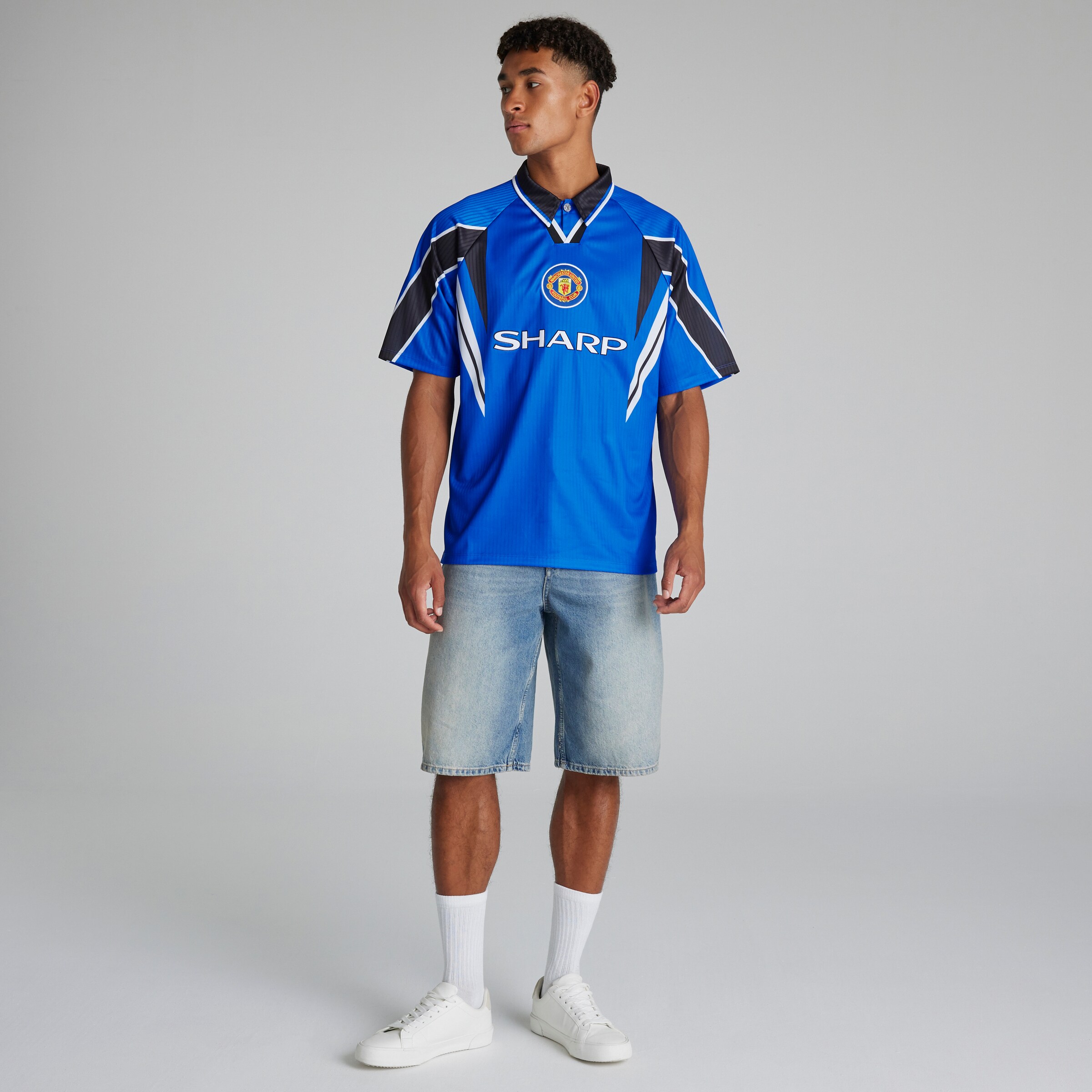 Buy Manchester United 1997-98 Retro Third Shirt Blue | Manchester