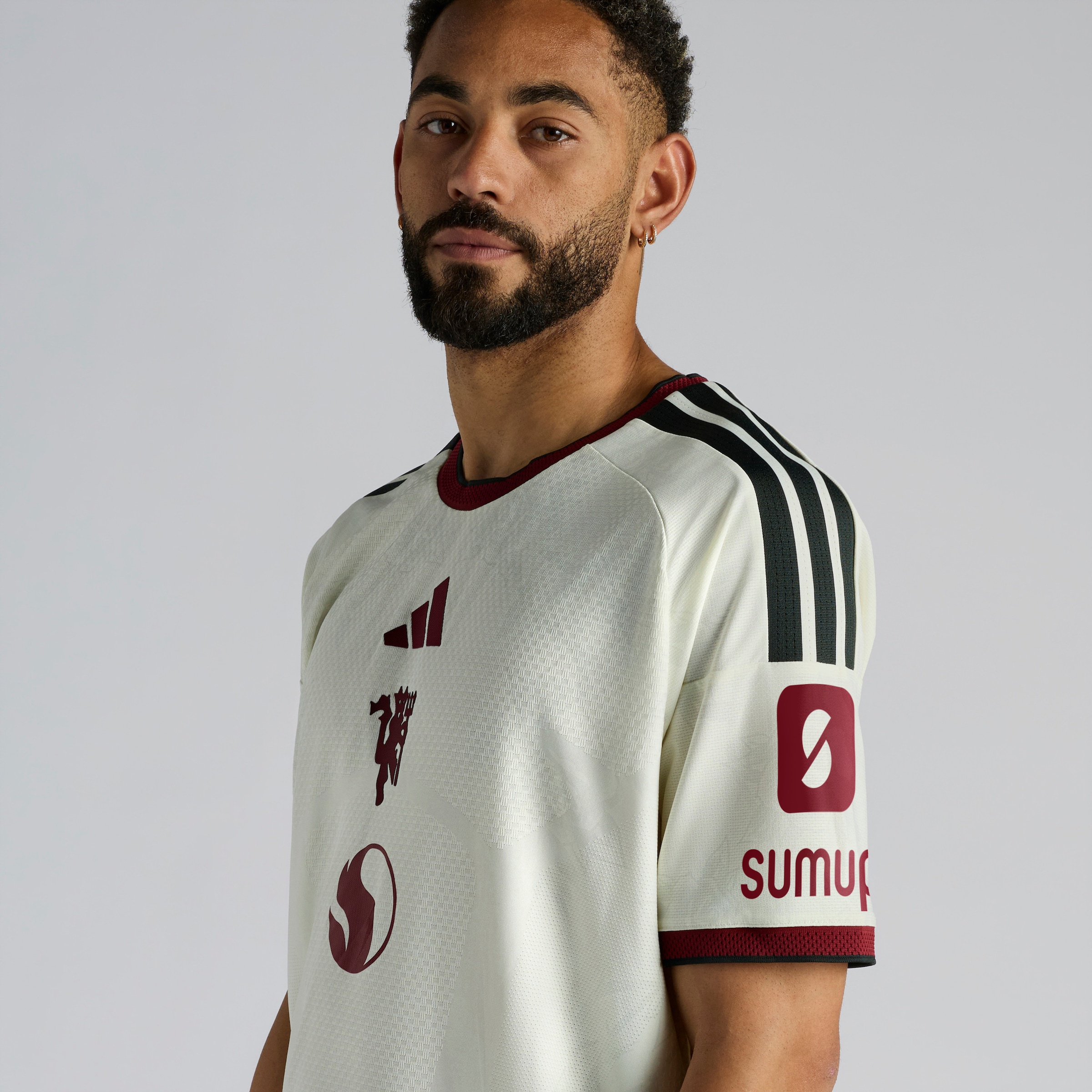 Manchester United 26/27 Third Authentic Jersey Beige Detail [4-7]