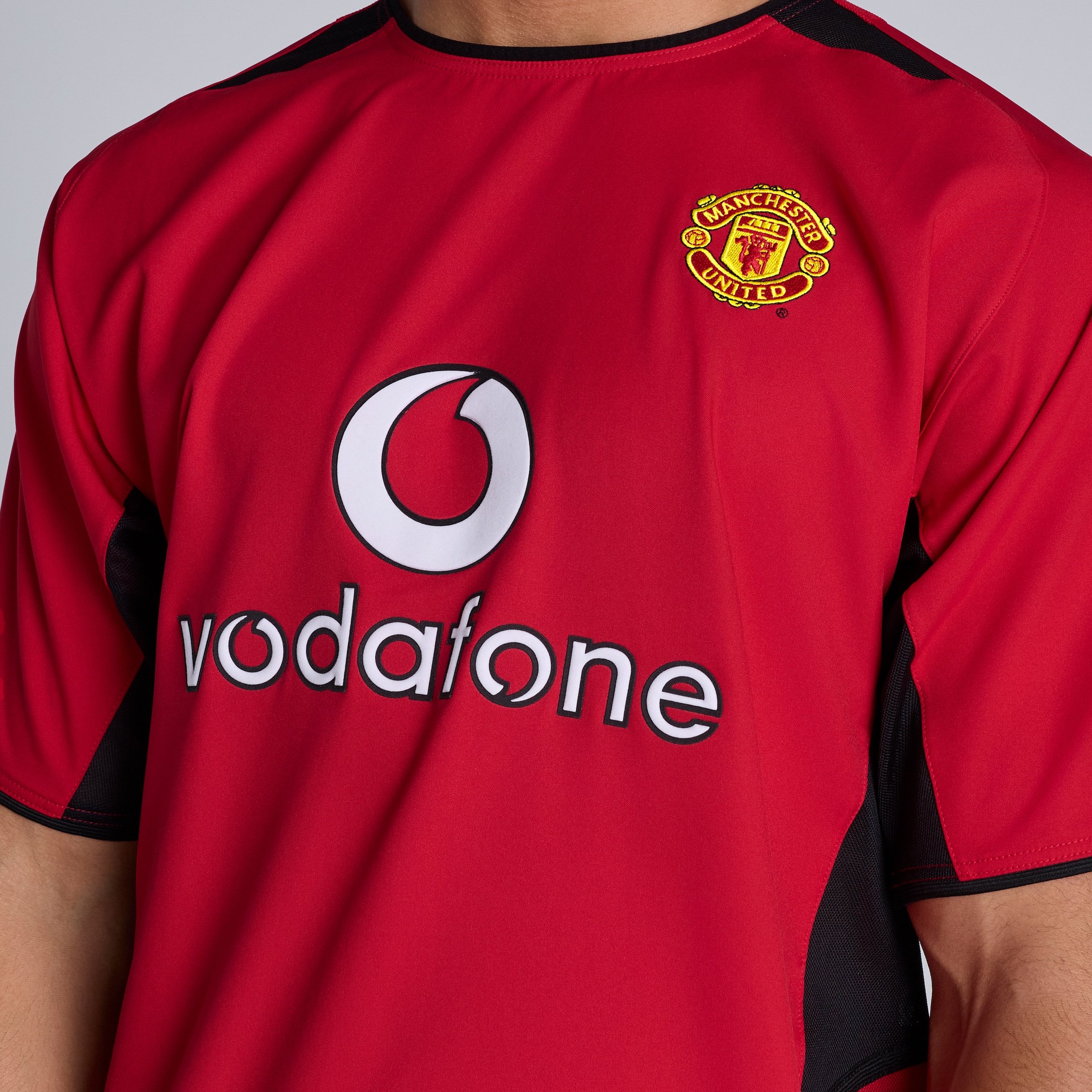 Manchester United Retro 2002-04 Home Shirt V. Nistelrooy Printing Red Red Detail [4-5]
