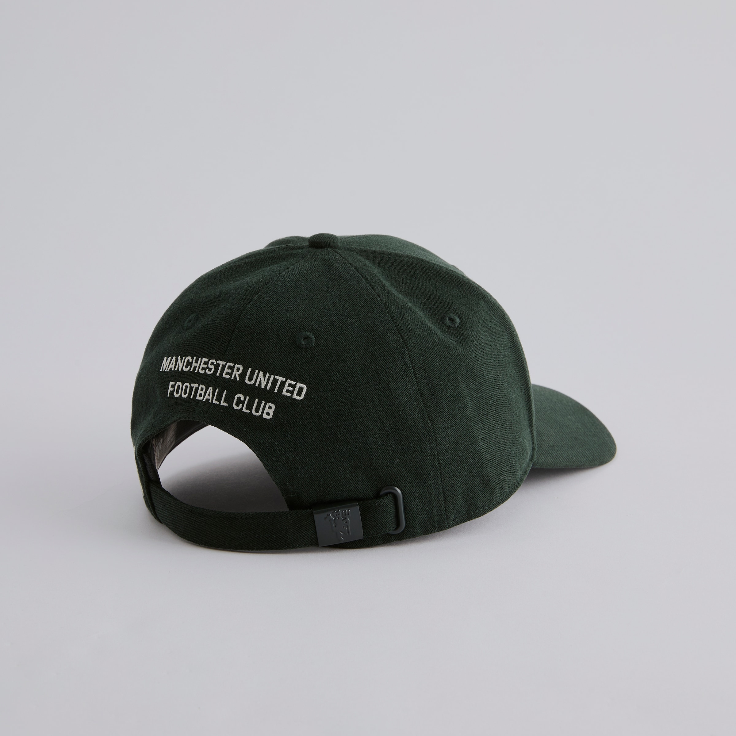 Manchester United x adidas Third Baseball Cap Cream Grün Detail [4-5]