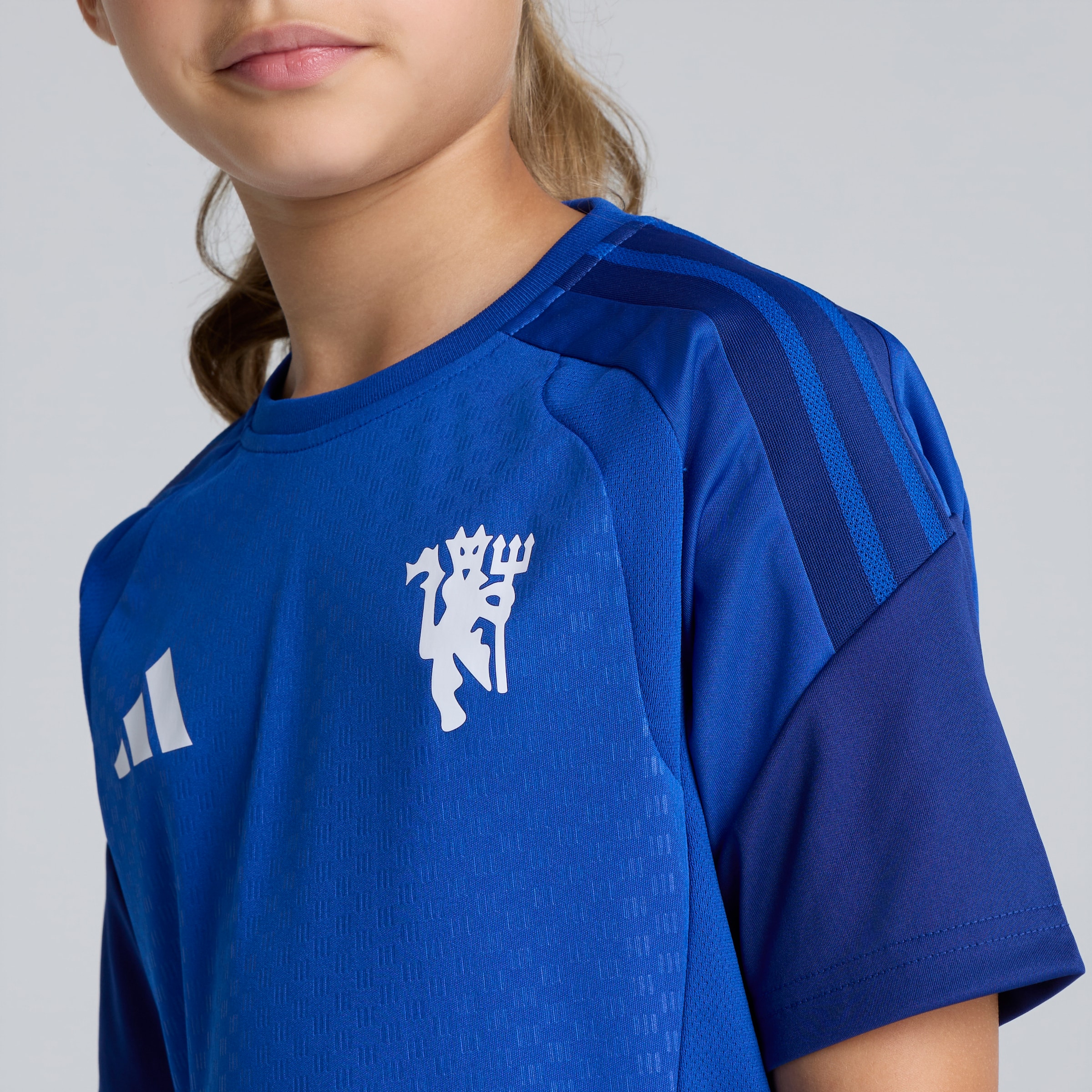 Manchester United Kids 26/27 Cup Training Tiro Jersey Blue 蓝色 细节 [5-5]