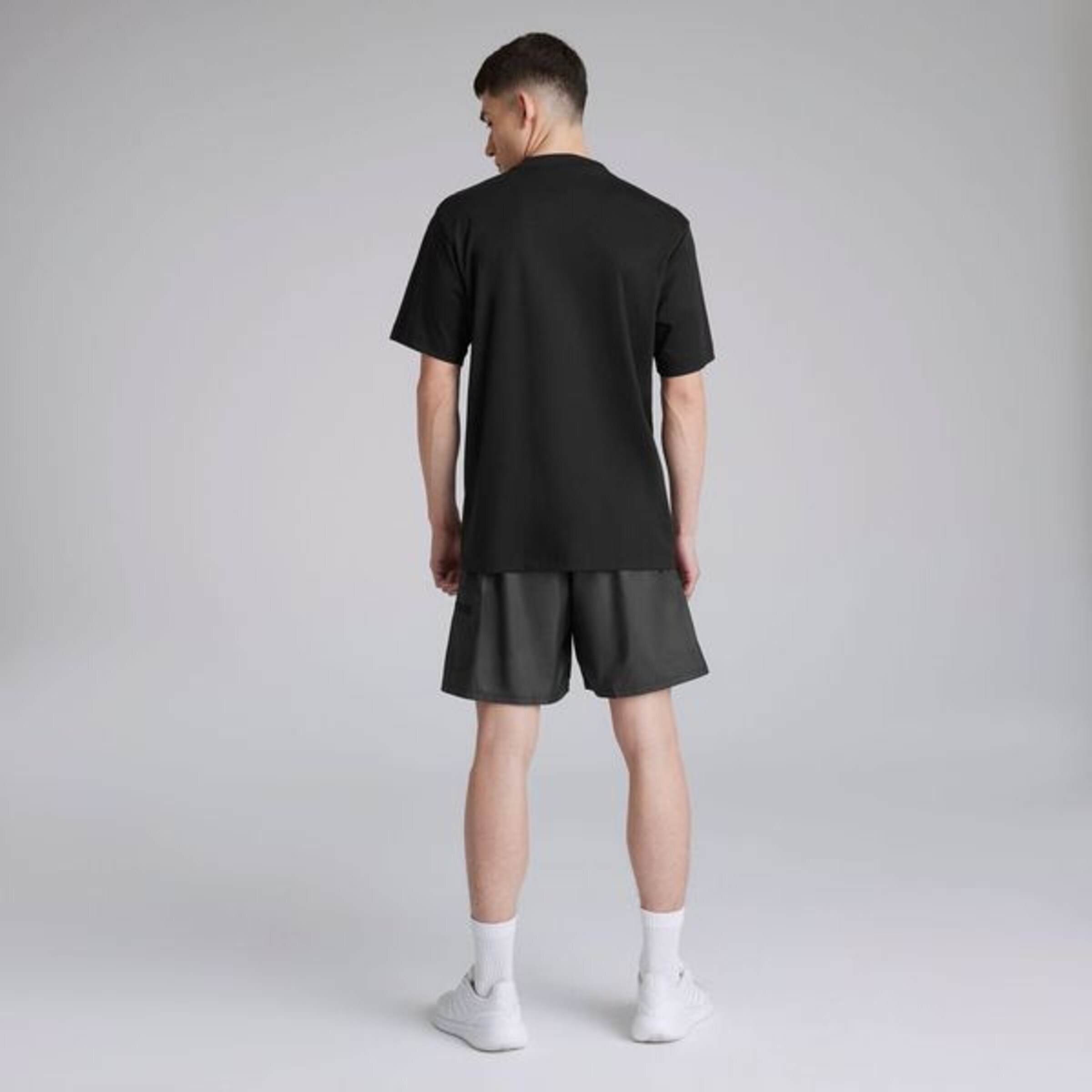 Manchester United x adidas City Escape Short Black Noir Détail [2-5]