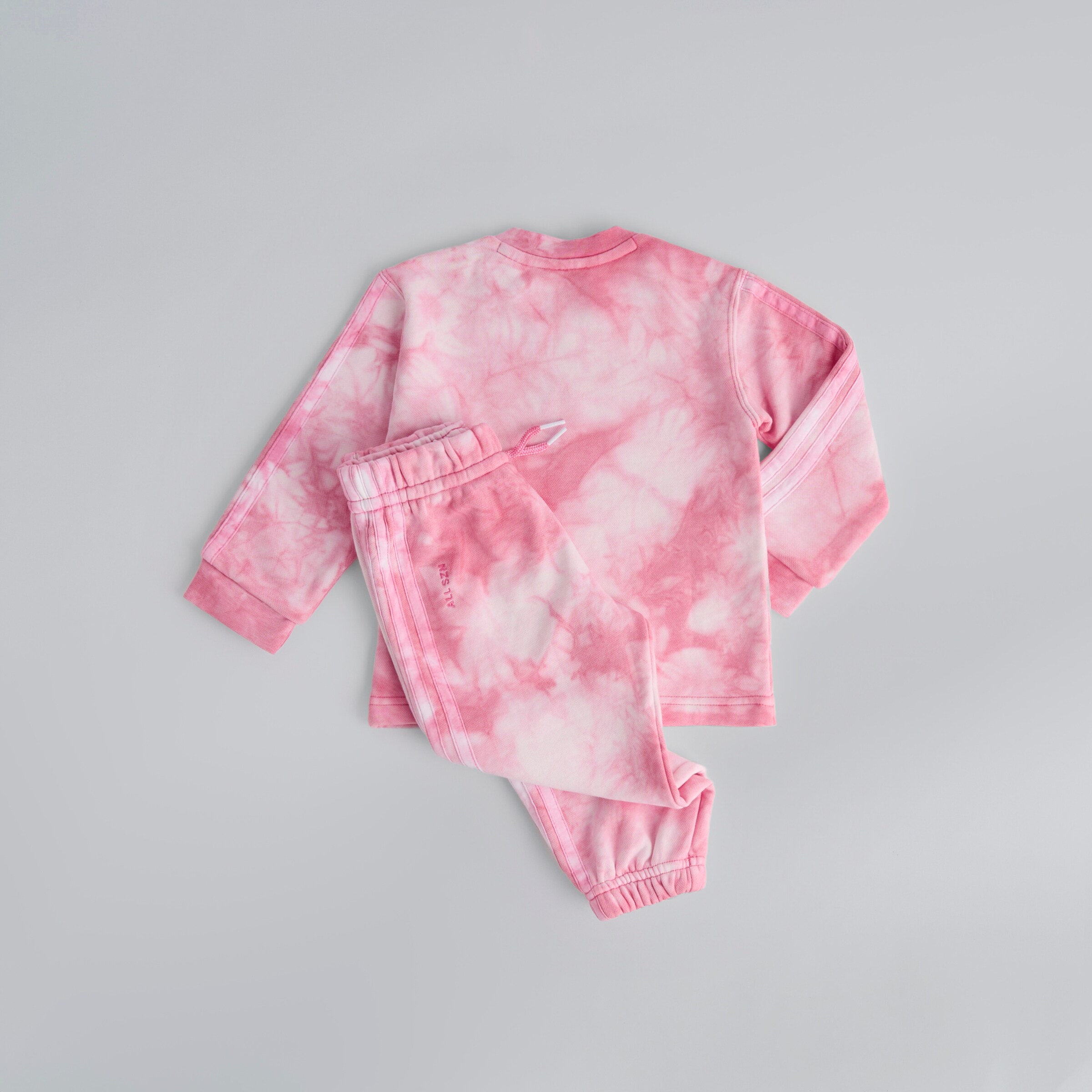 Manchester United x adidas Infant ALL SZN All Over Print Jogger Set Pink/White Pink Detail [2-4]