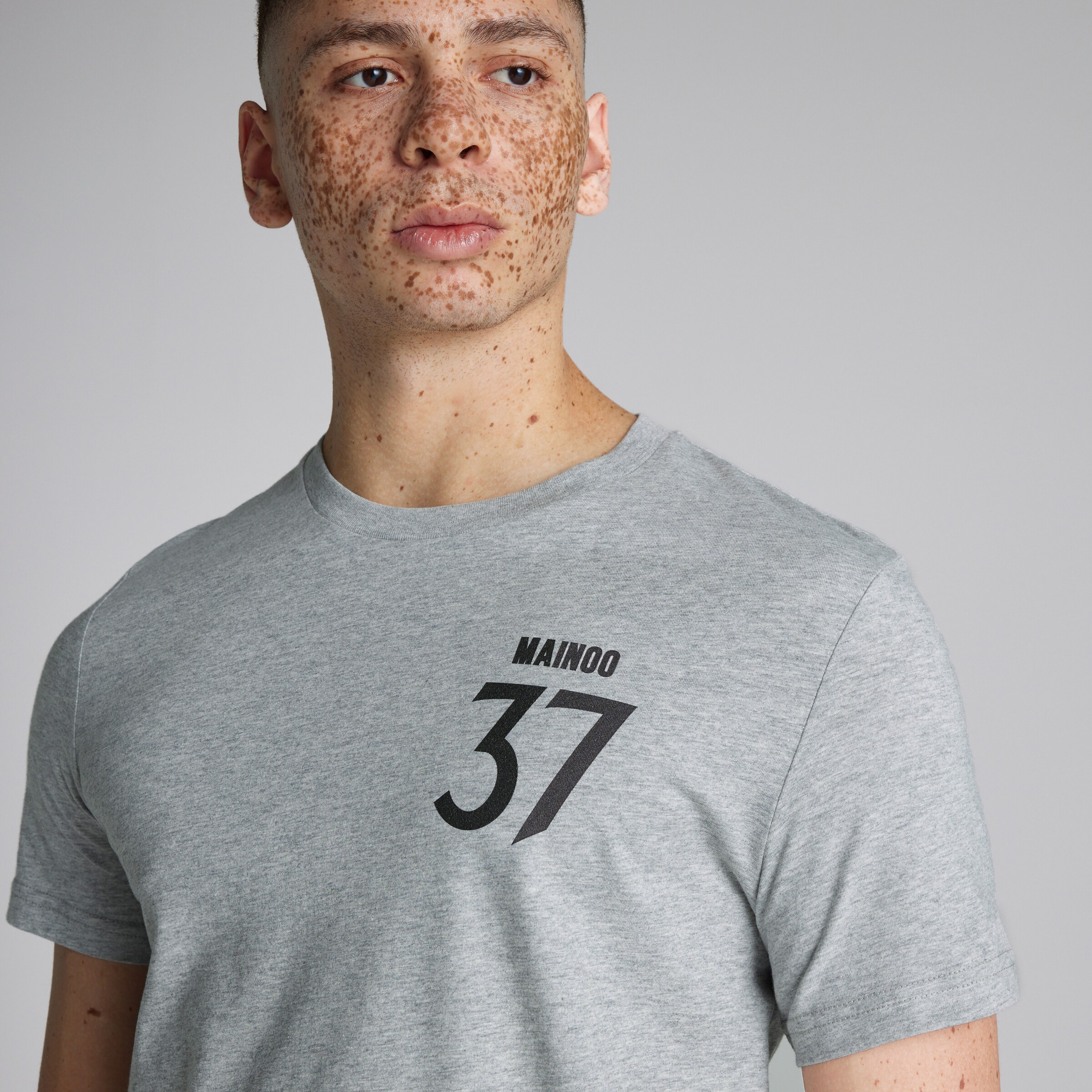 Manchester United Mainoo 37 T-Shirt Grey Marl Gris Détail [4-5]