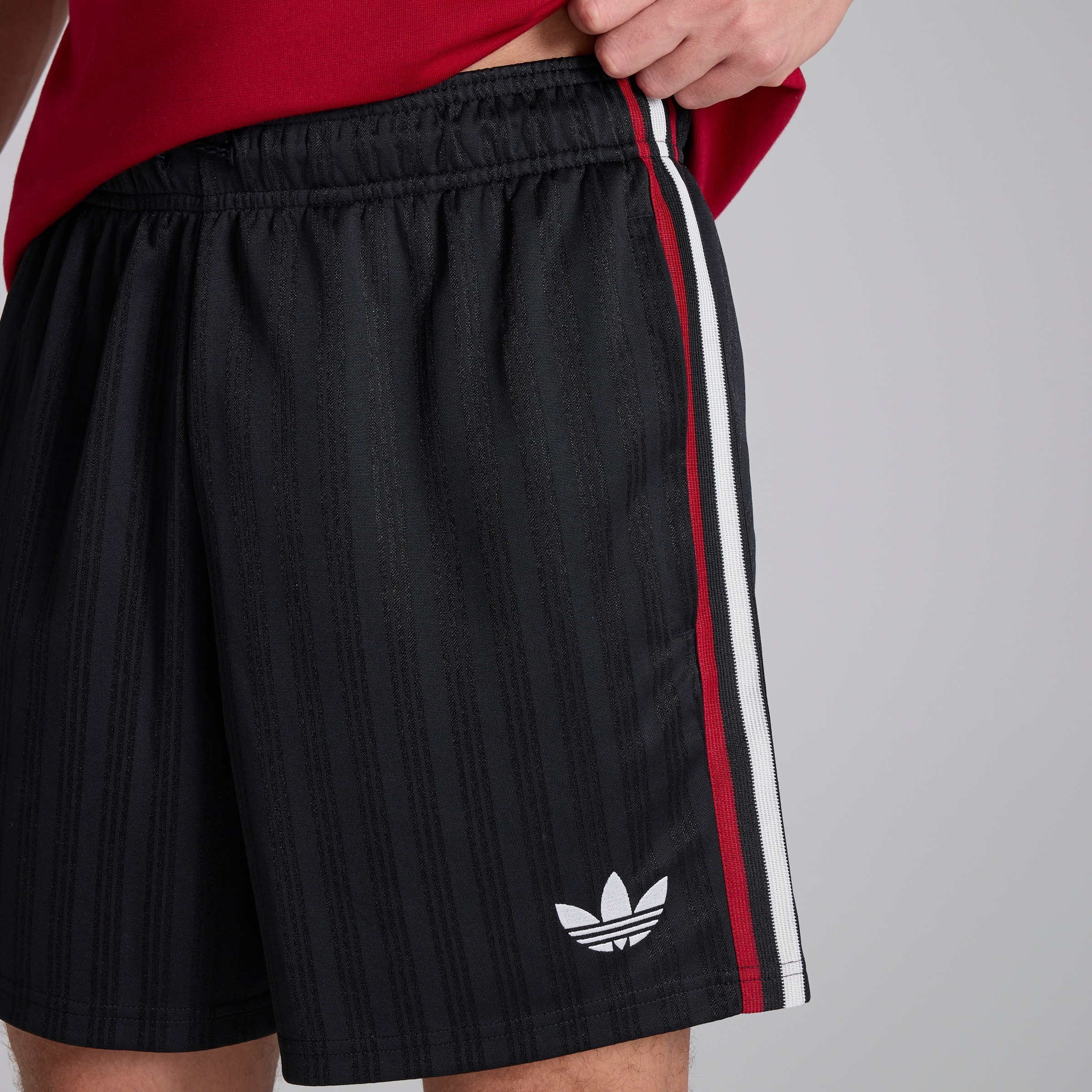 Manchester United x adidas Originals Short Schwarz Detail [5-5]