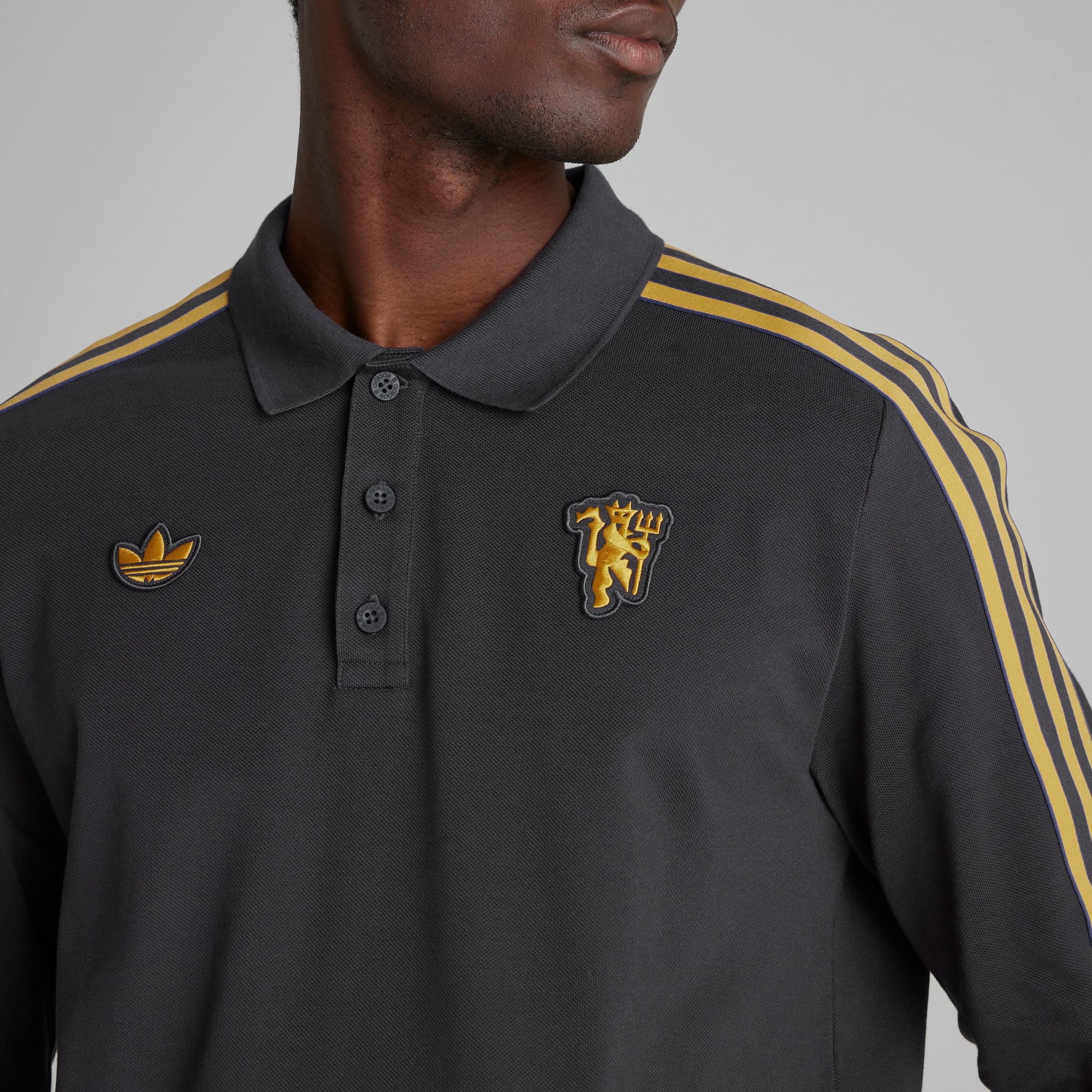 ウェア Manchester United Official Polo Shirt L Buy Manchester United Terrace Icons Long Sleeve Polo Shirt