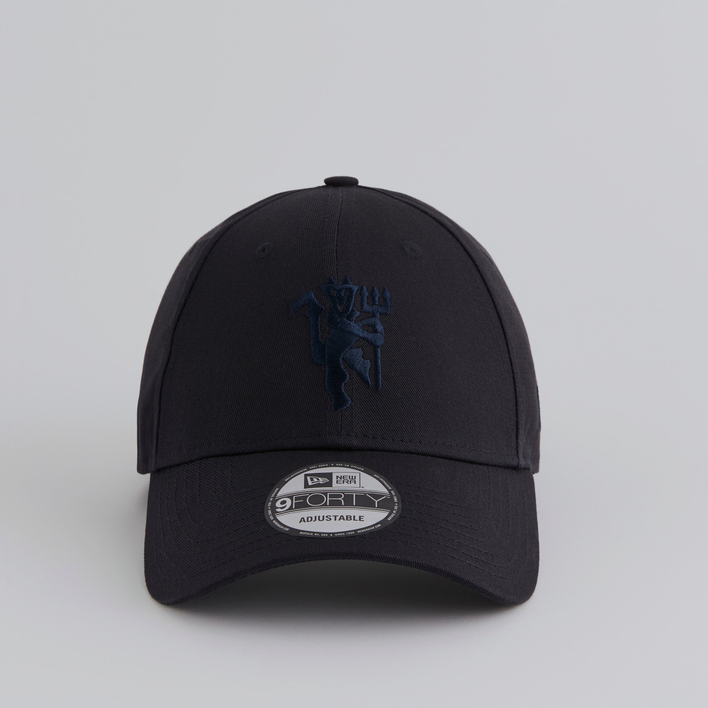 Manchester United x New Era Tonal Devil 9Forty Cap Navy Navy blue