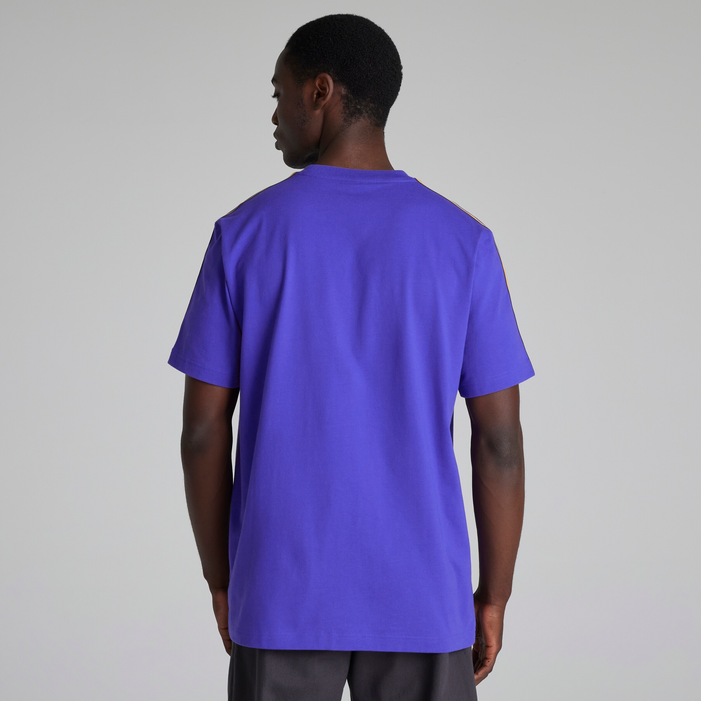 Manchester United Terrace Icons T-Shirt Purple Detail [2-5]