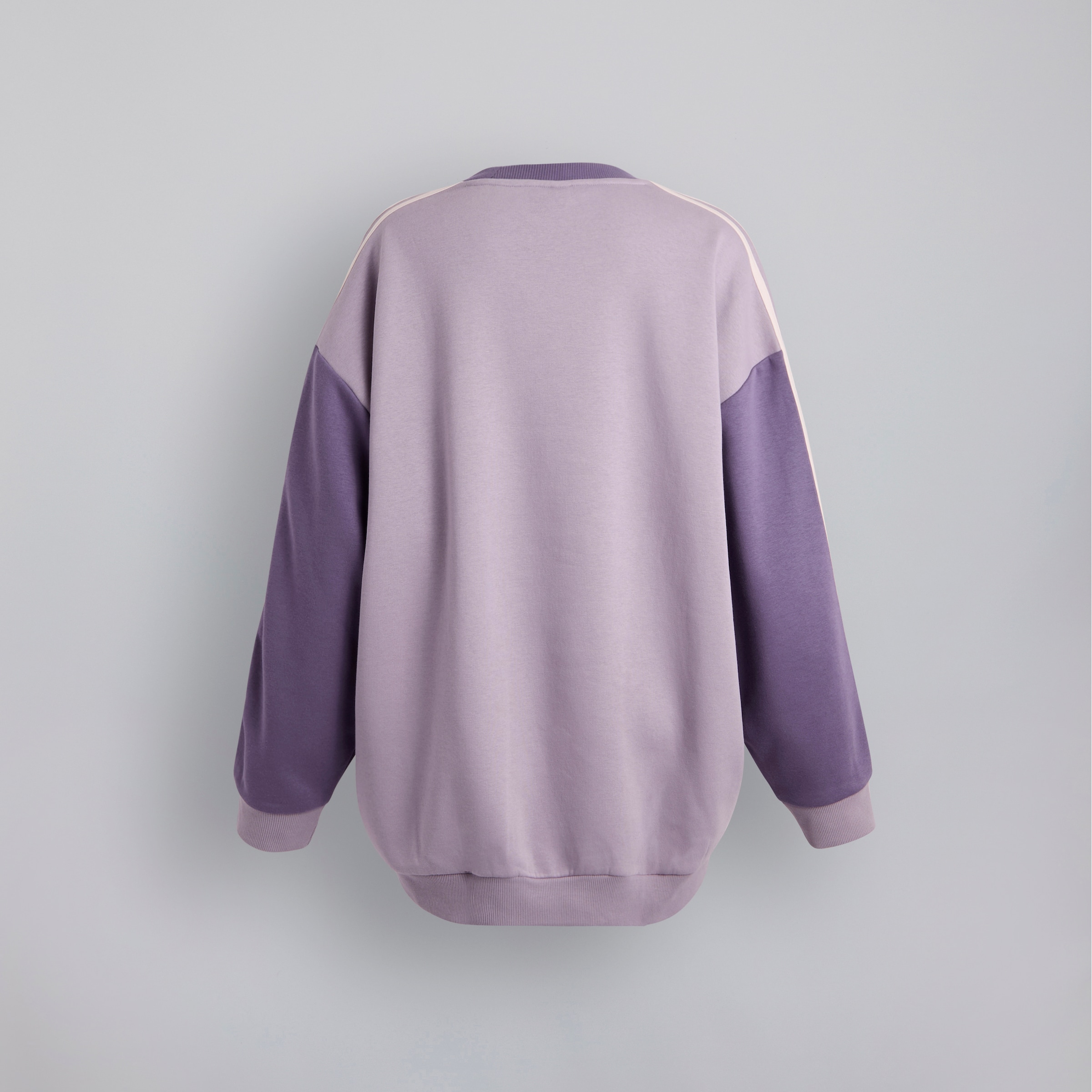 Manchester United x adidas Womens Essentials 3-Stripes Oversized Fleece Sweatshirt Purple Purple Detail [2-2]