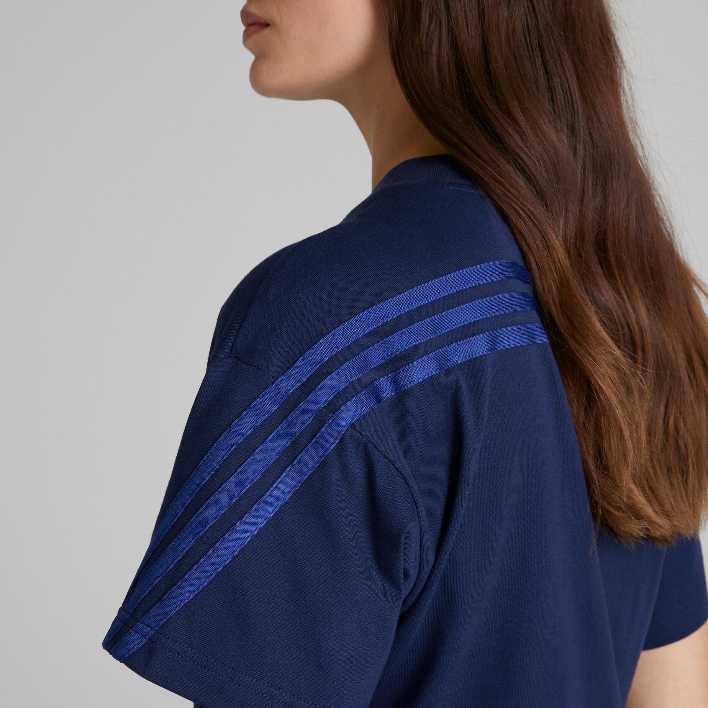 Manchester United x adidas Womens SZN Future Icon T-Shirt Blue Detail [5-5]