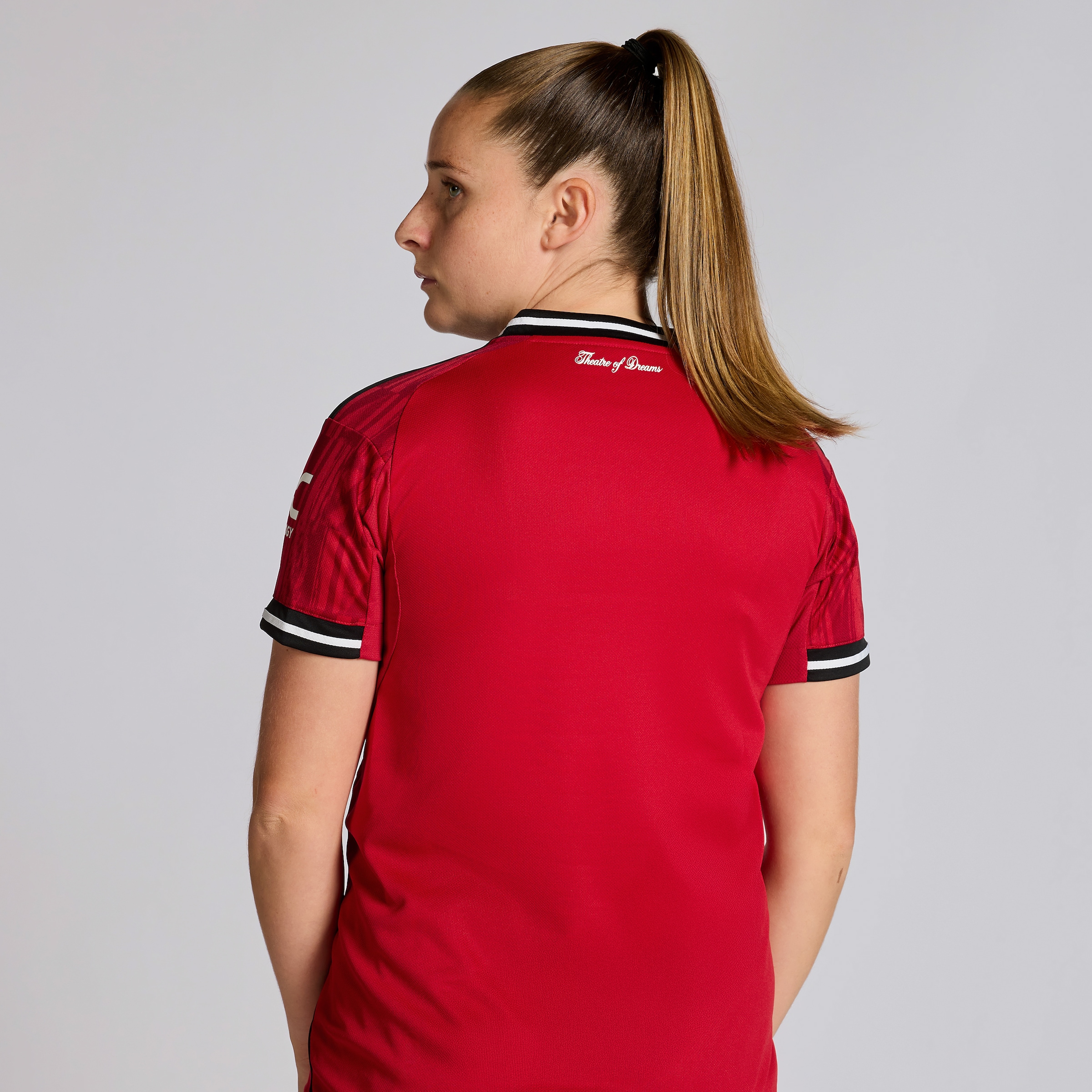 Manchester United Womens 25/26 Home Jersey 红色 细节 [2-5]