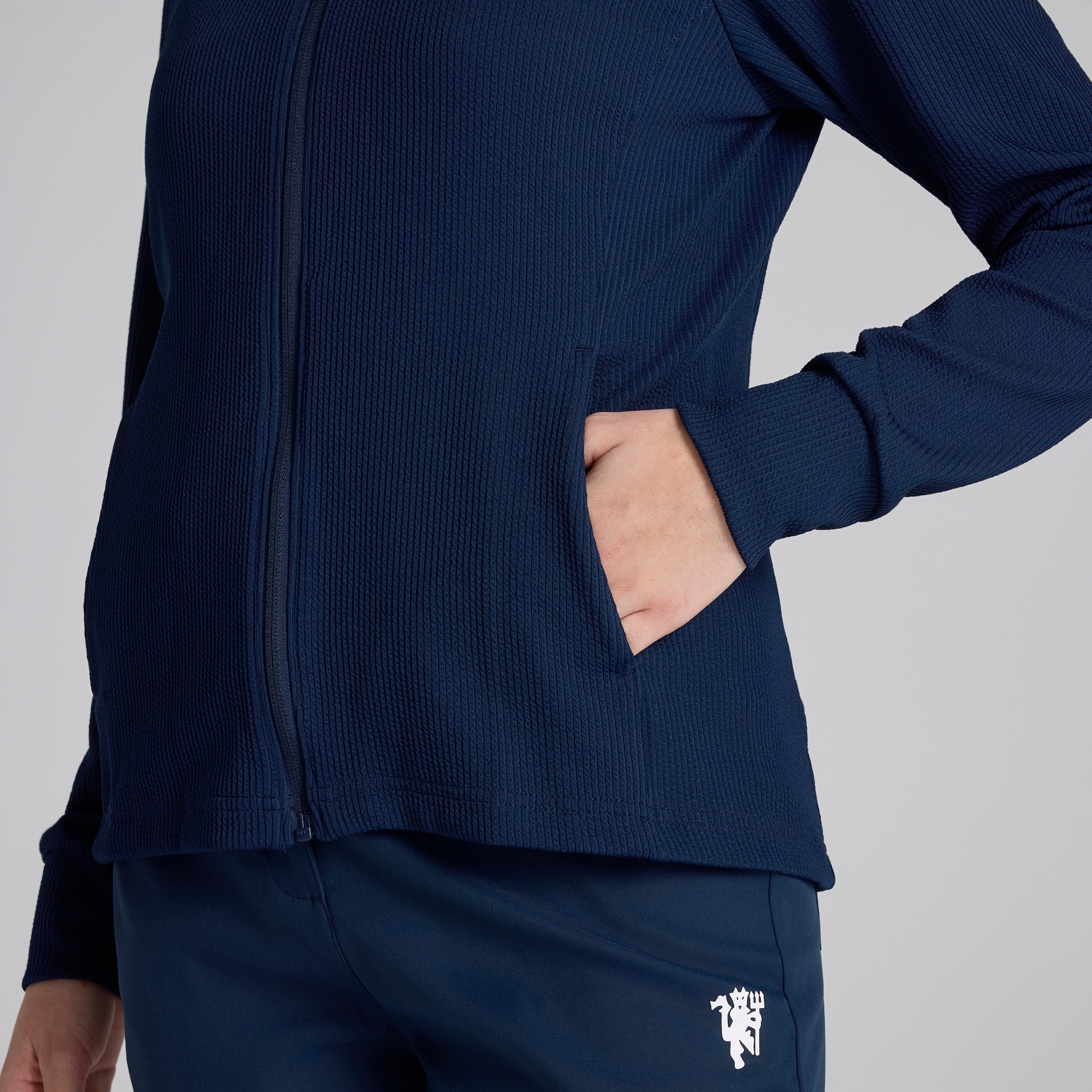 Manchester United x adidas Womens Golf Performance Jacket Navy Navy blue Detail [4-5]