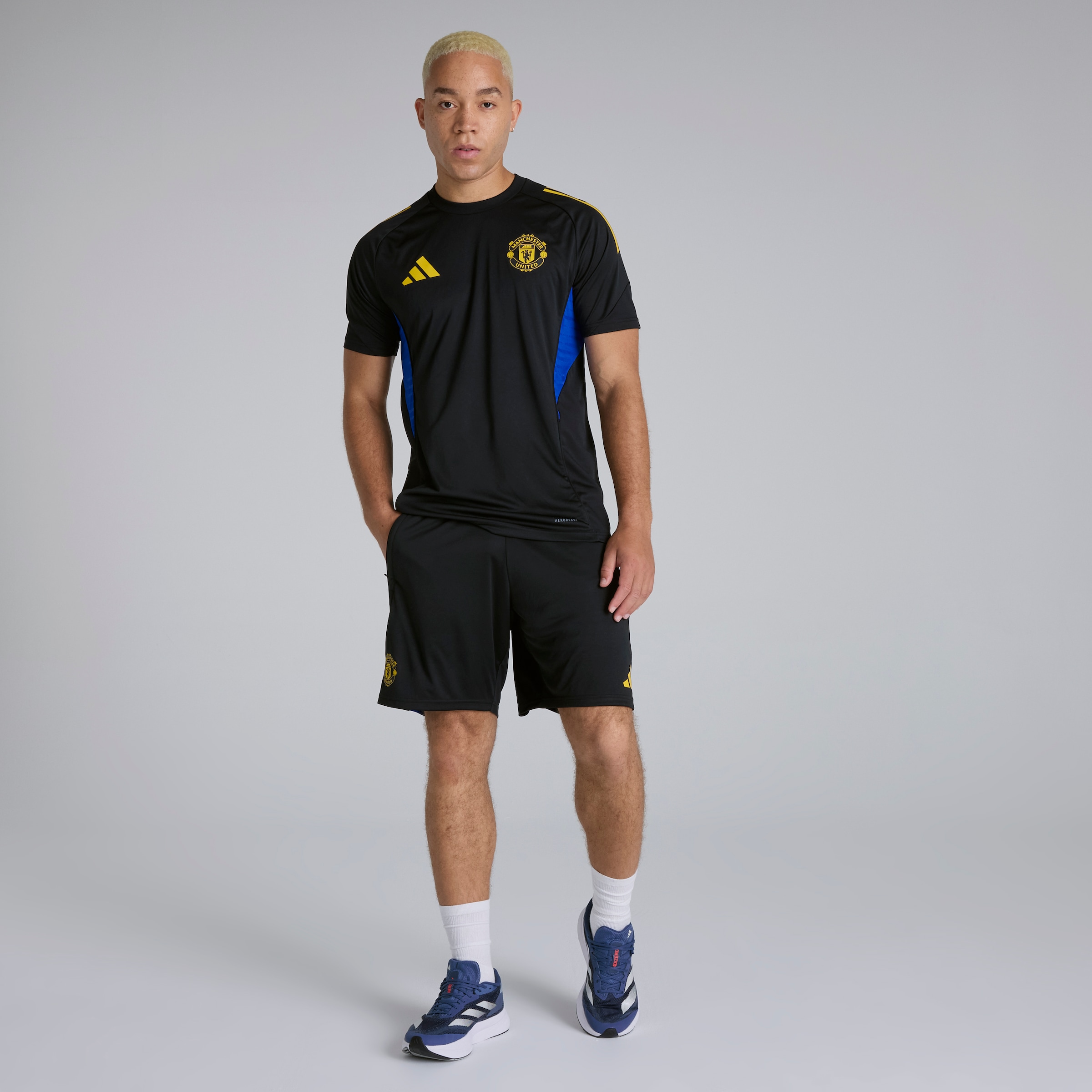 Manchester United Tiro 25 Competition Training Jersey Black Detail [3-5]