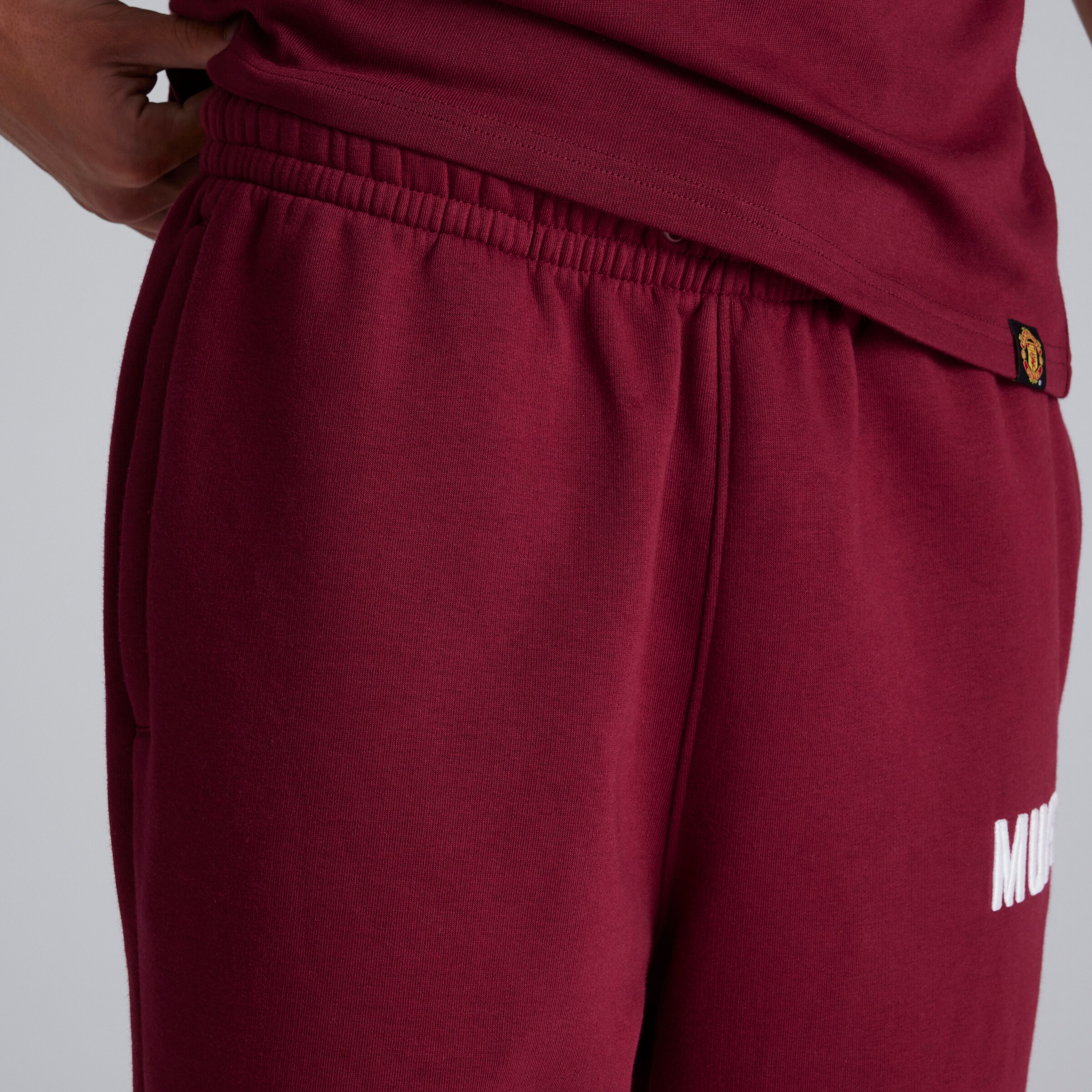 Manchester United Mens MUFC Joggers Burgundy Red Detail [5-5]