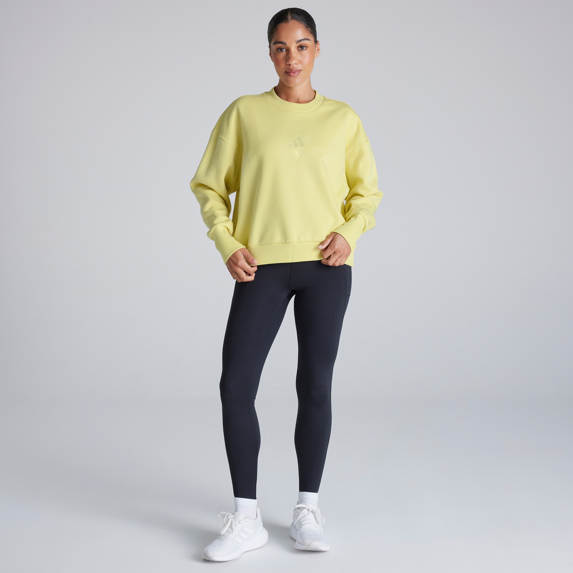 Manchester United x adidas Womens ALL SZN Fleece Sweatshirt Yellow Jaune Détail [3-5]
