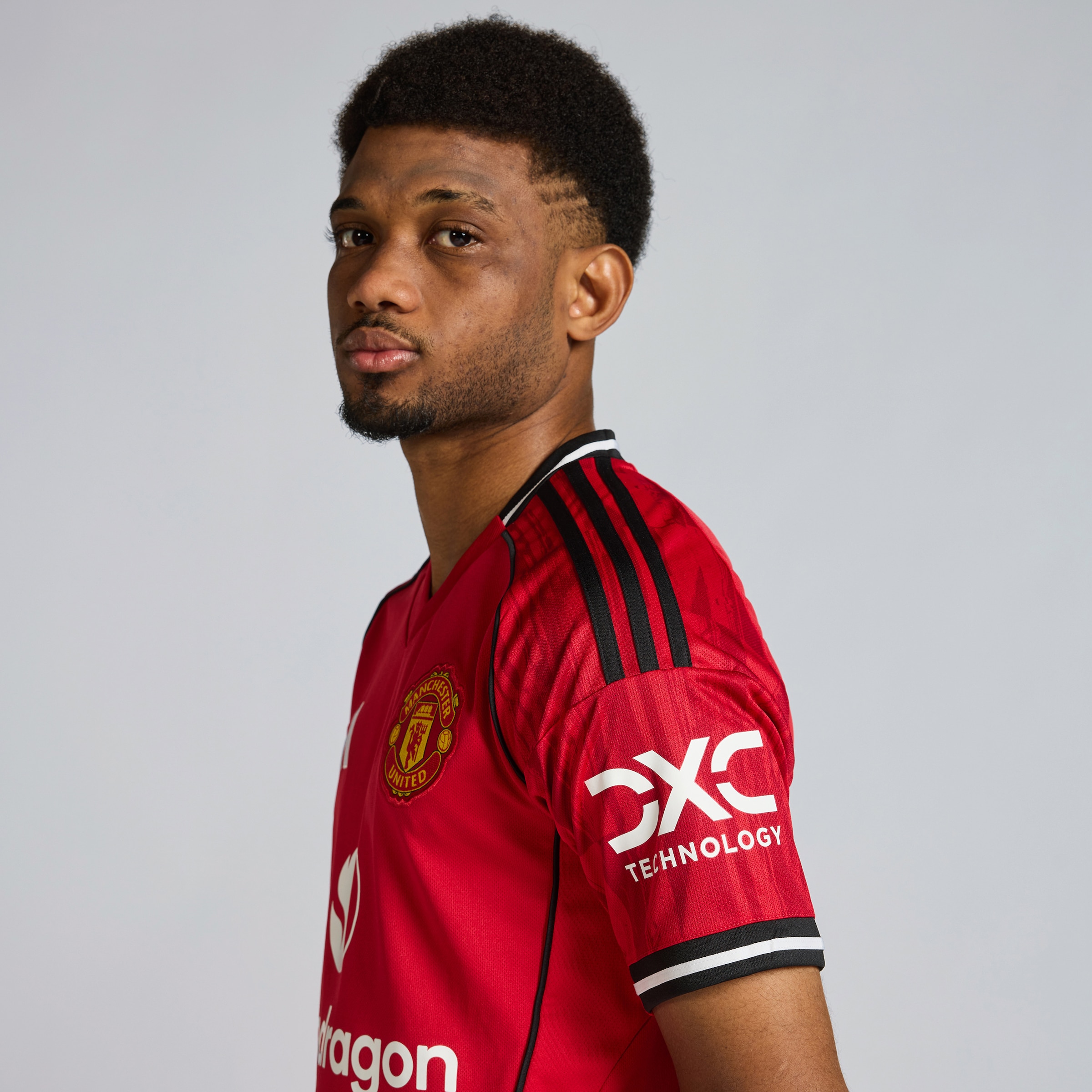 Manchester United 25/26 Home Jersey with Amad 16 EPL Printing & Badge Red Detail [3-5]