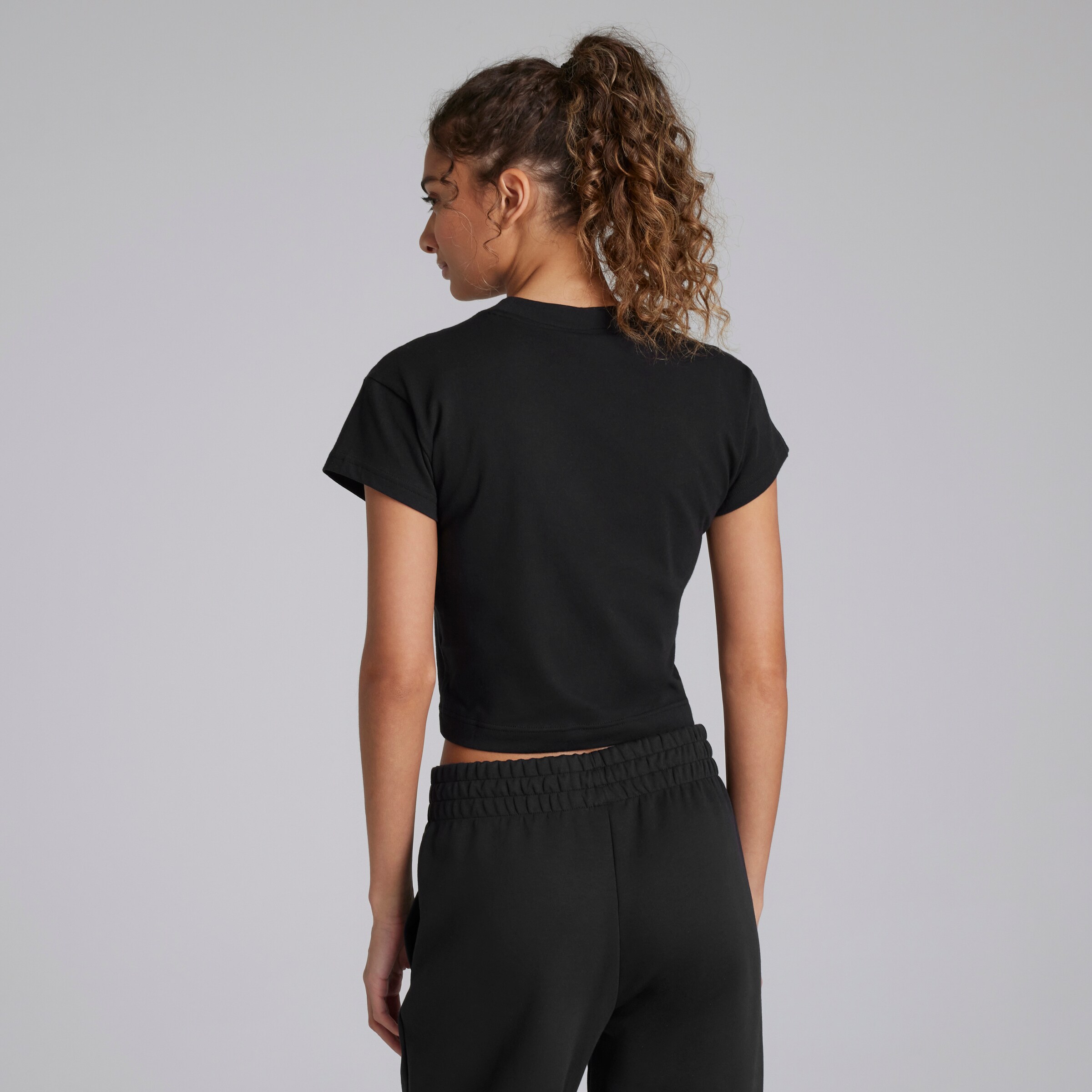 Manchester United x adidas Womens Future Icons Baby T-shirt Black Black Detail [2-4]