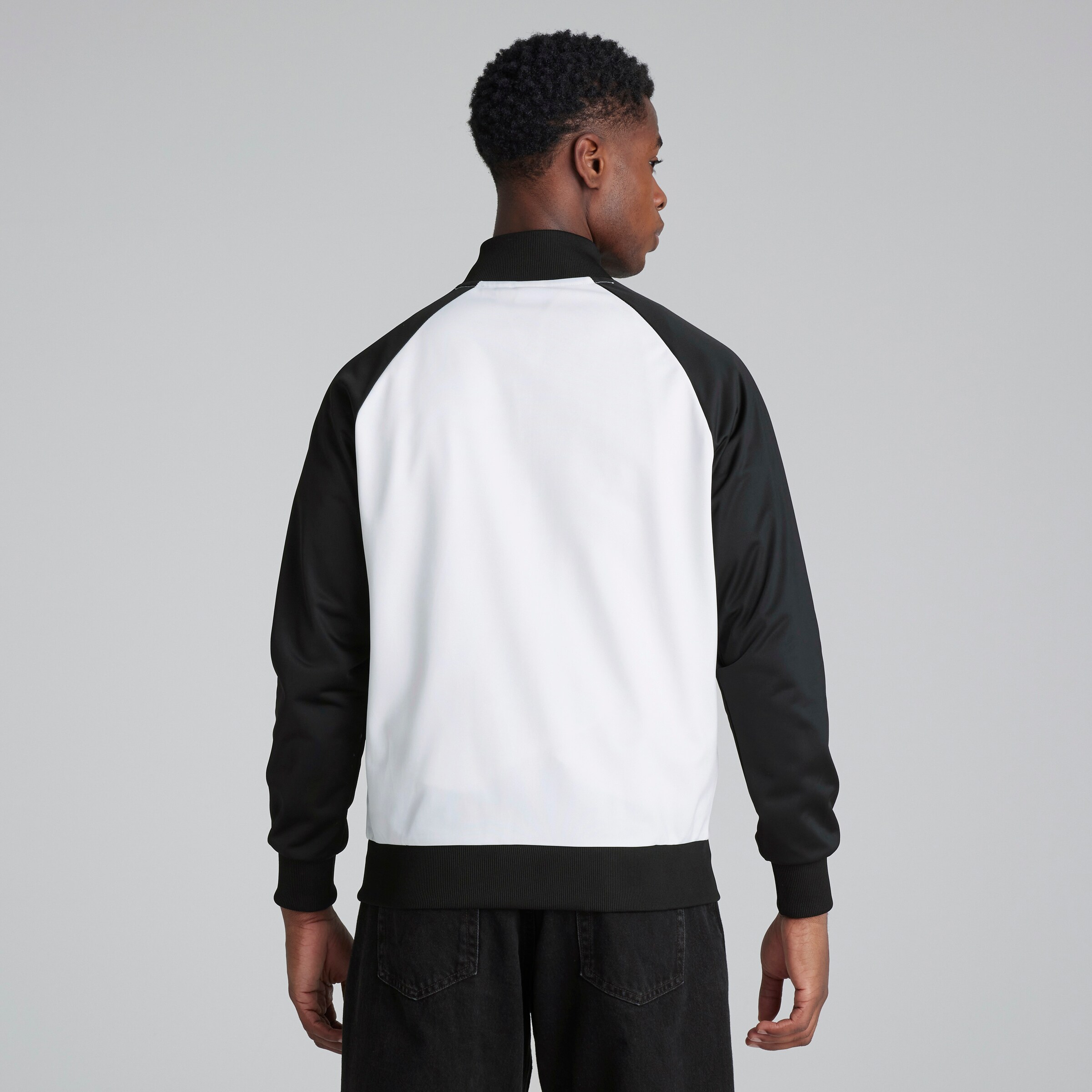 Manchester United 1999 Away Inspired Full-Zip Track Jacket White Detail [2-5]