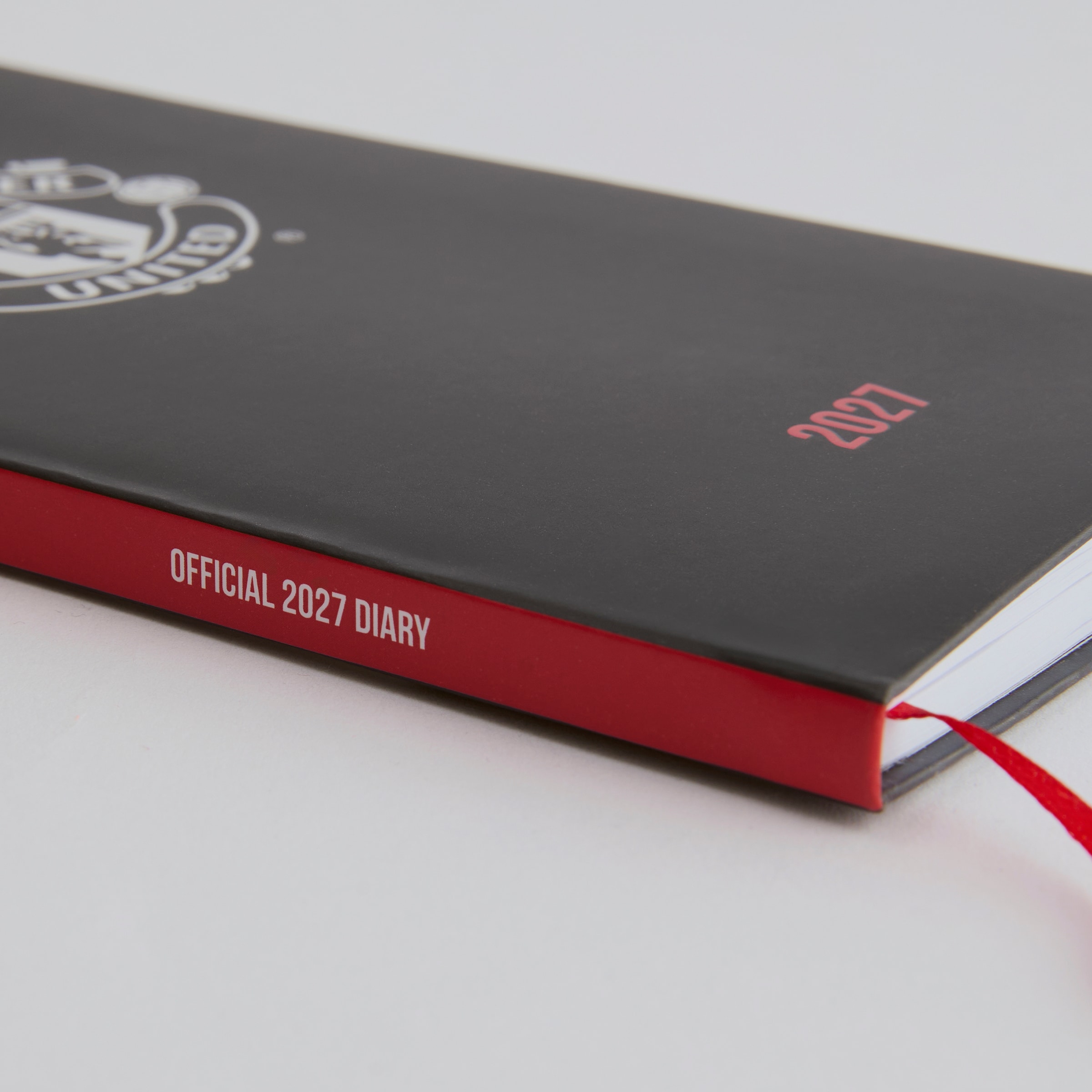 Manchester United 2027 Slim Diary Black Black Detail [3-4]