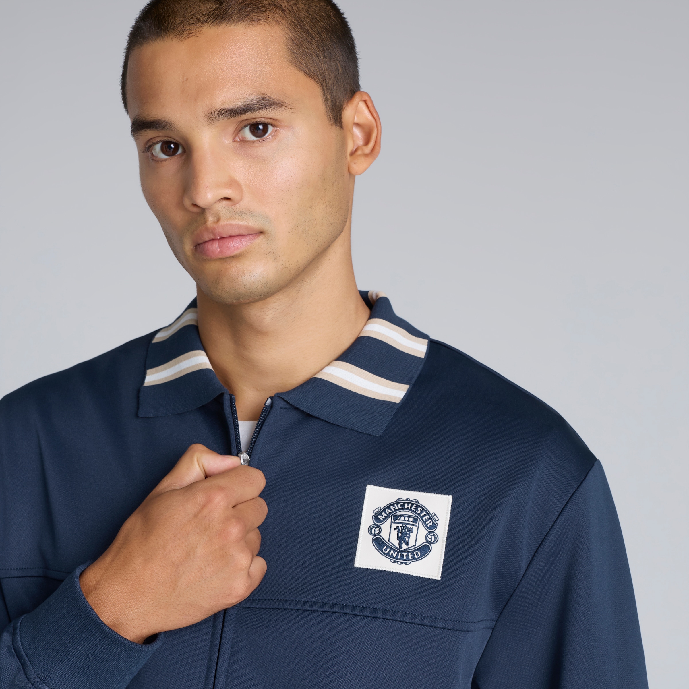 Manchester United Heritage Bar Stripe Tracksuit Jacket Navy Navy blue Detail [5-5]