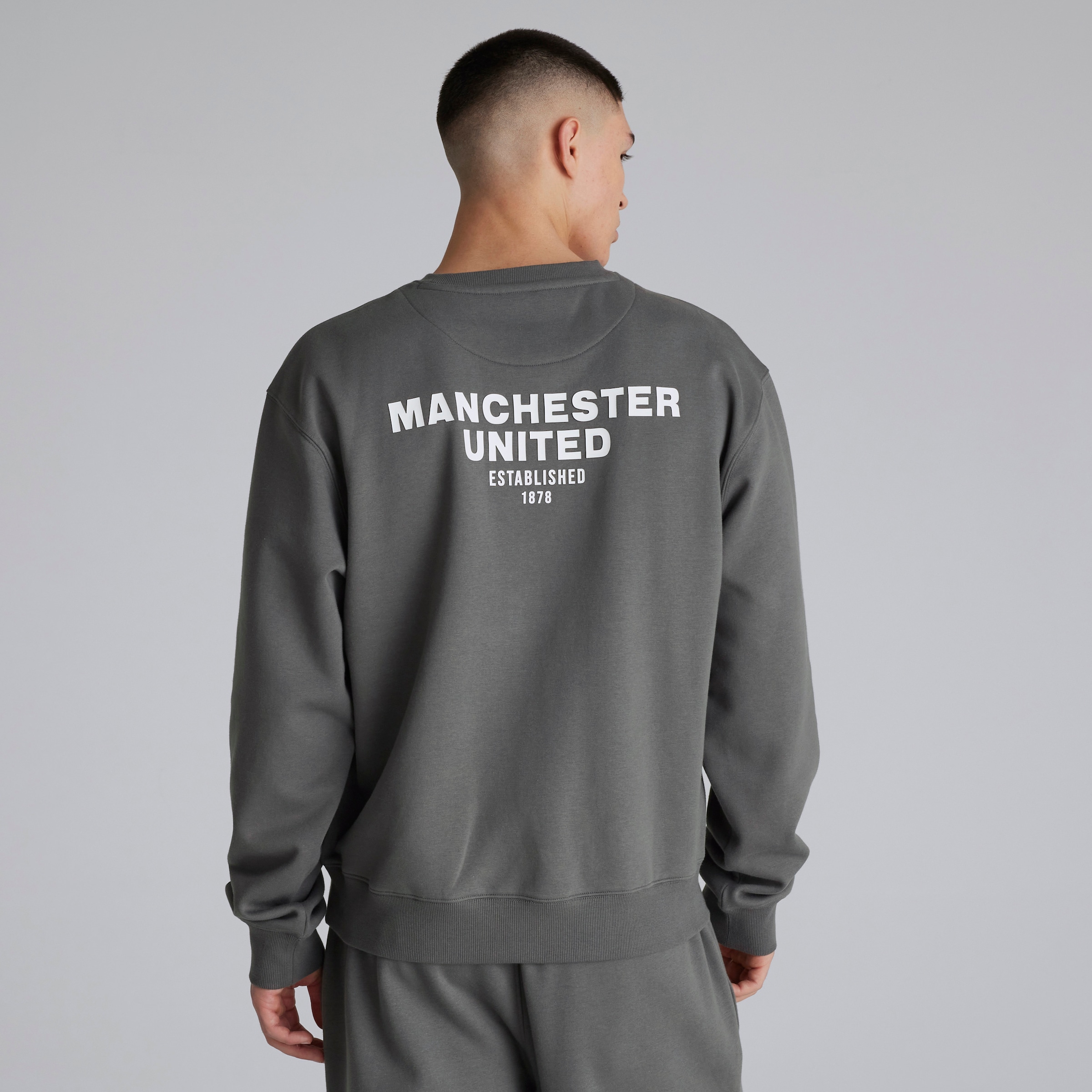 Manchester United Mens Back Print Sweatshirt Slate Grey Detail [2-6]