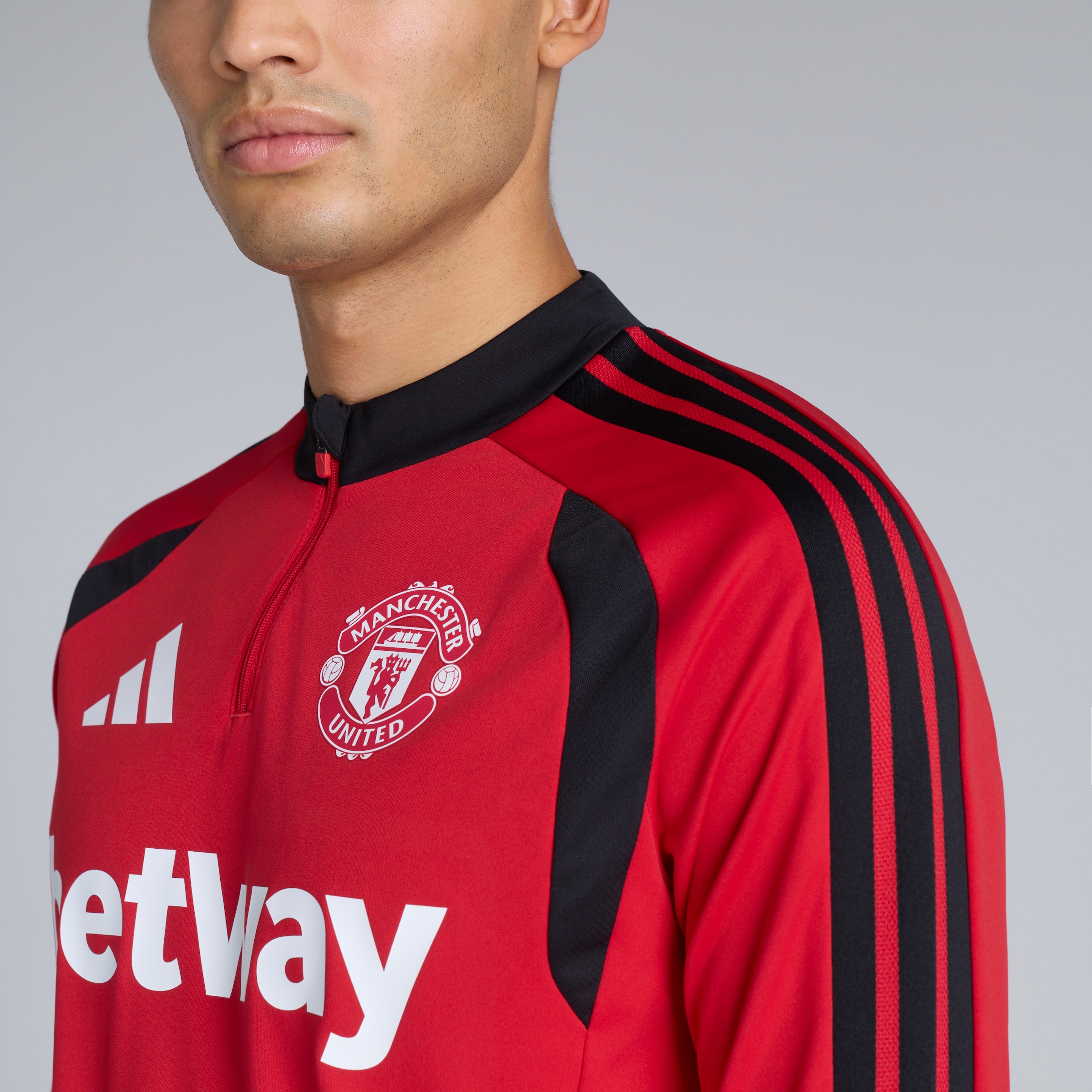 Manchester United 26/27 Training Tiro Top Red (Sponsored) Red Detail [5-5]