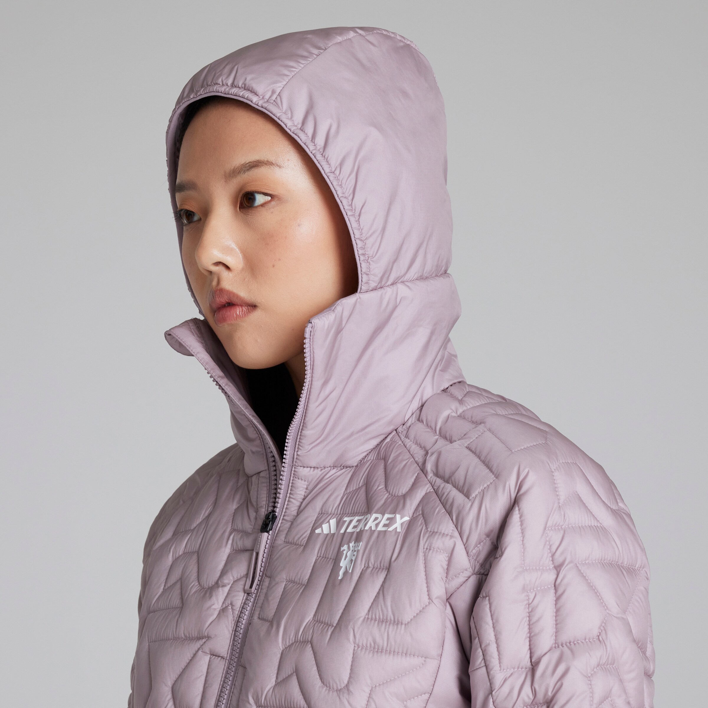 Manchester United x adidas Womens Terrex Xperior PrimaLoft Jacket Pink Pink Detail [4-6]