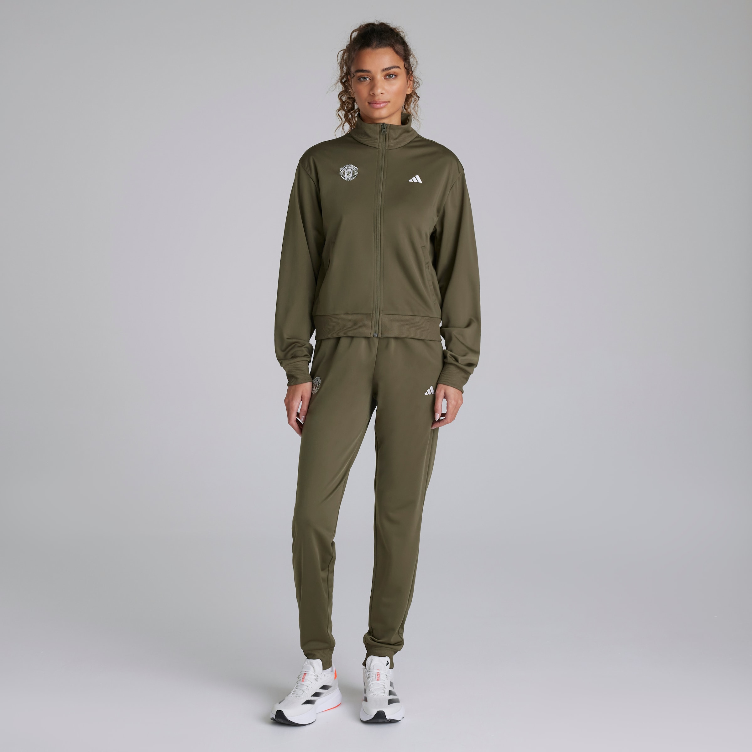 Manchester United x adidas Womens Essentials Feelcozy Tracksuit Green Green Detail [1-5]