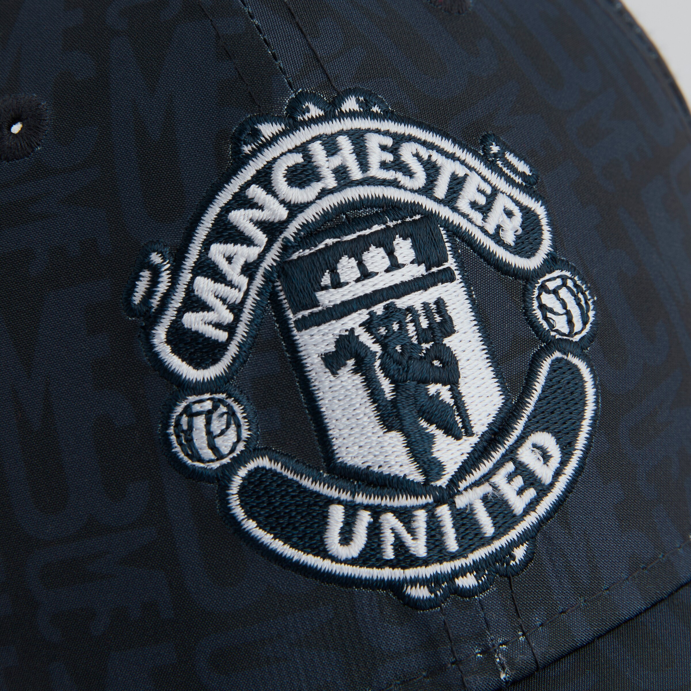 Manchester United x New Era All Over Print 9Forty Cap Navy Navy blue Detail [5-5]